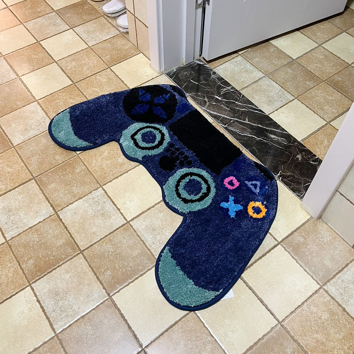 Japanese Brand × Vintage Game Controller Shape Tufted Rug Size ONE SIZE - 7 Thumbnail