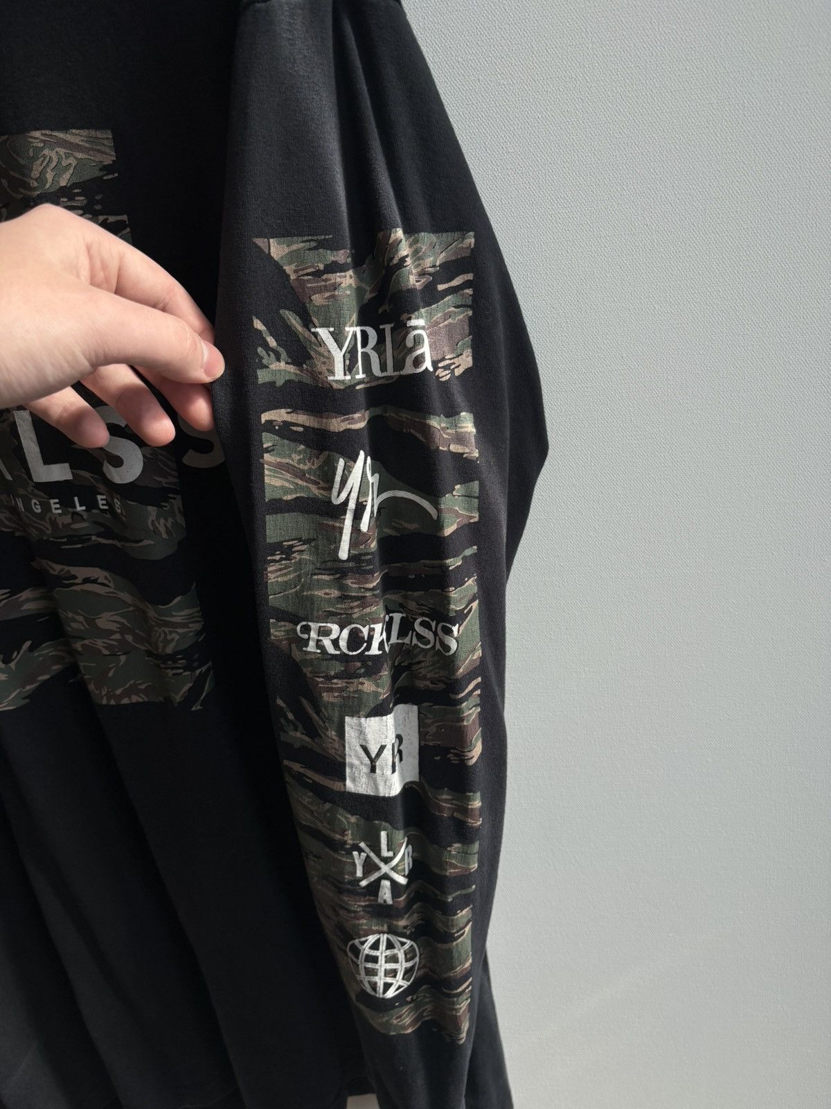 Young And Reckless Streetwear Hype Young and Reckless Long Sleeve T-shirt Size US XL / EU 56 / 4 - 5 Thumbnail
