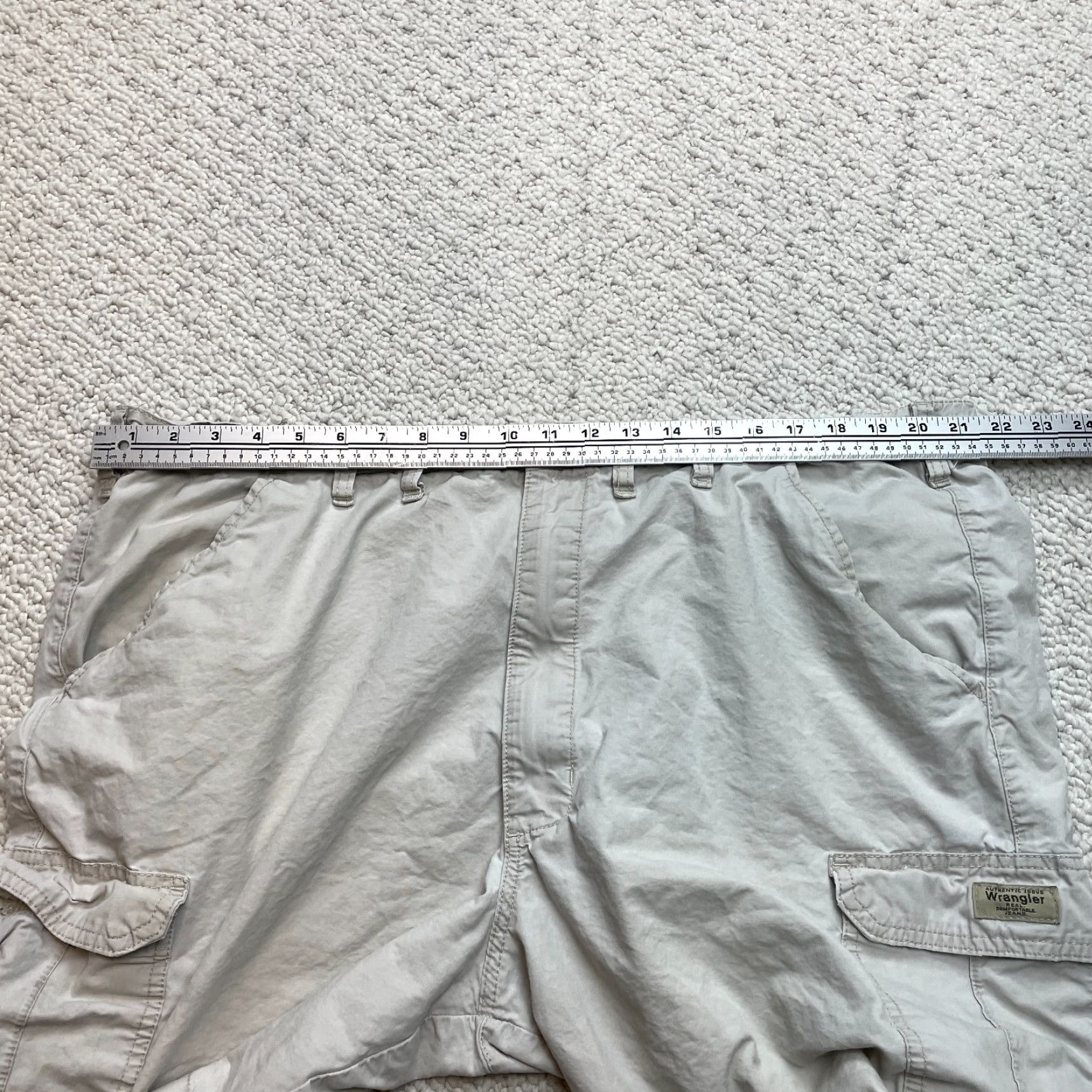 Wrangler Wrangler Shorts Mens 44 Solid Cargo Pocket Inseam 7" High Rise Button Knit Cotton Blend Stretch Regular Color Green Mens Size US 44 / EU 60 - 7 Thumbnail