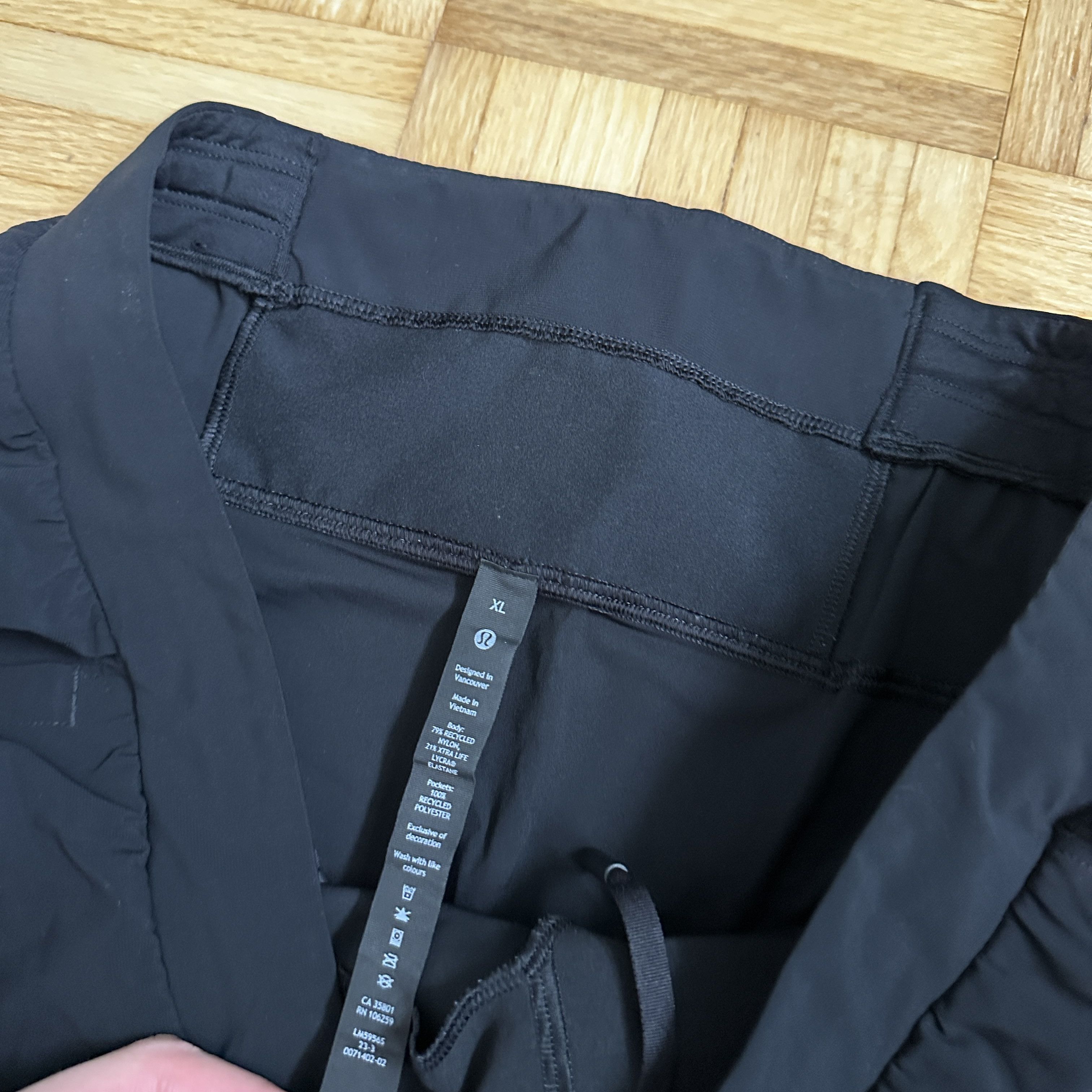 Lululemon Lululemon License to Train Jogger Regular Black XL Size US 38 / EU 54 - 2 Thumbnail