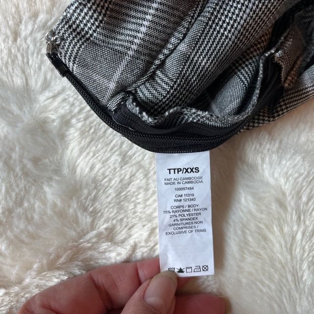 Garage Garage Grey Iris Plaid Skort Ladies Junior Size XXS NWT Size 24" / US 00 / IT 34 - 9 Thumbnail