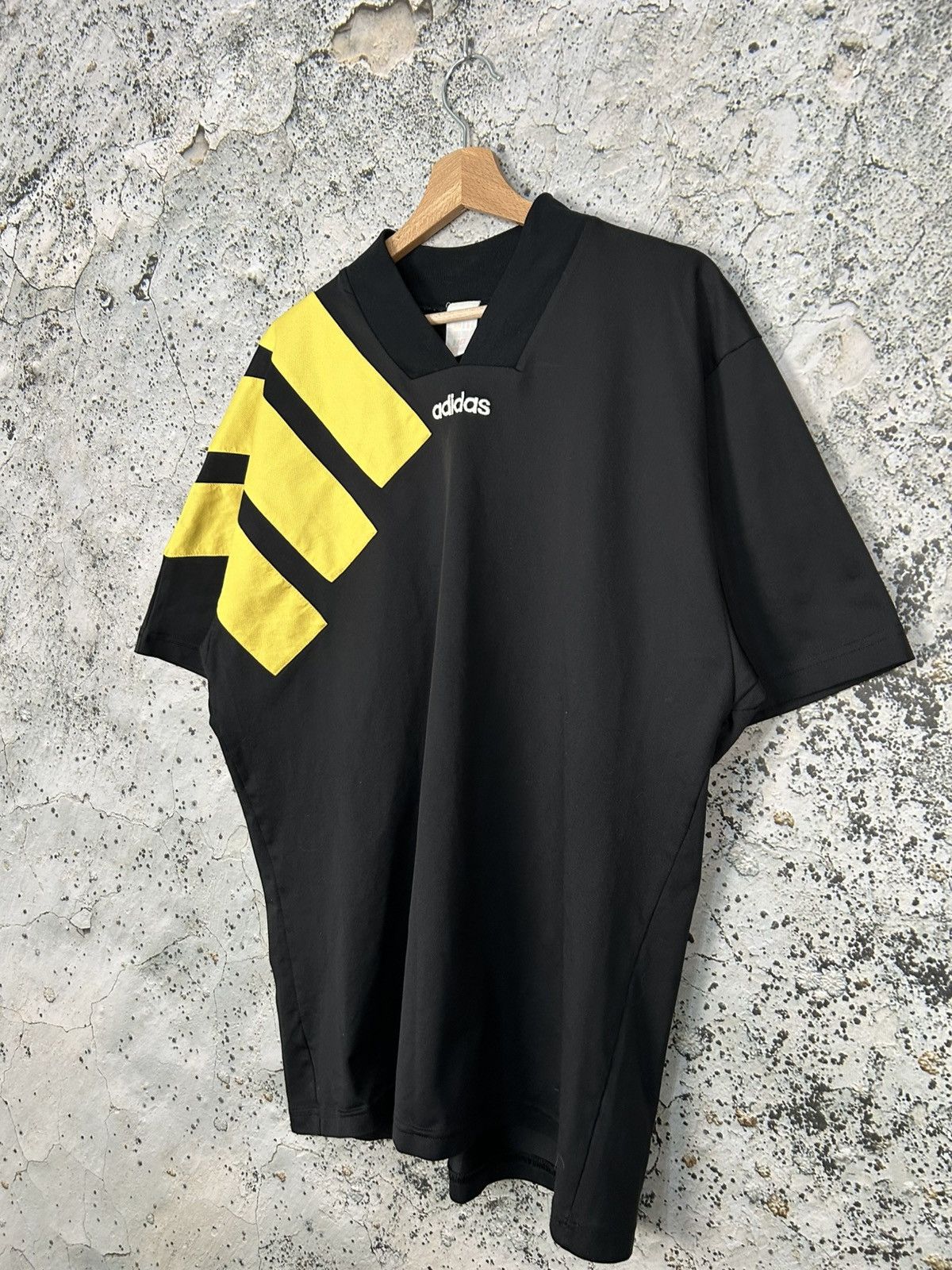 Adidas Vintage Adidas Equipment Sportswear Tee Football Soccer Size US XL / EU 56 / 4 - 2 Thumbnail