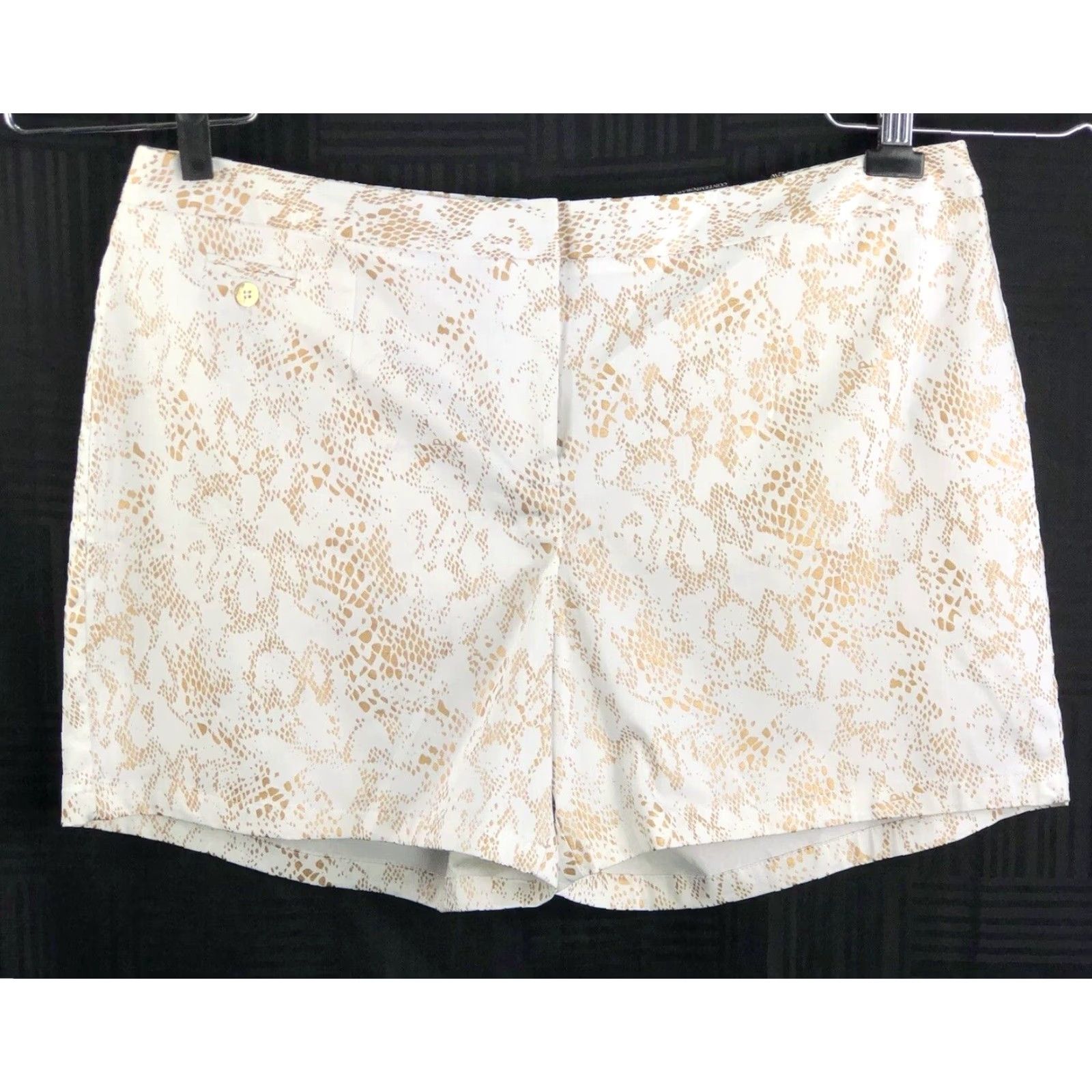 Vintage Cato Shorts 22W White Snake City Modern Stretch Button Zip Front Pockets Regular Rise Adults Women Size 40" / US 18 - 2 Thumbnail