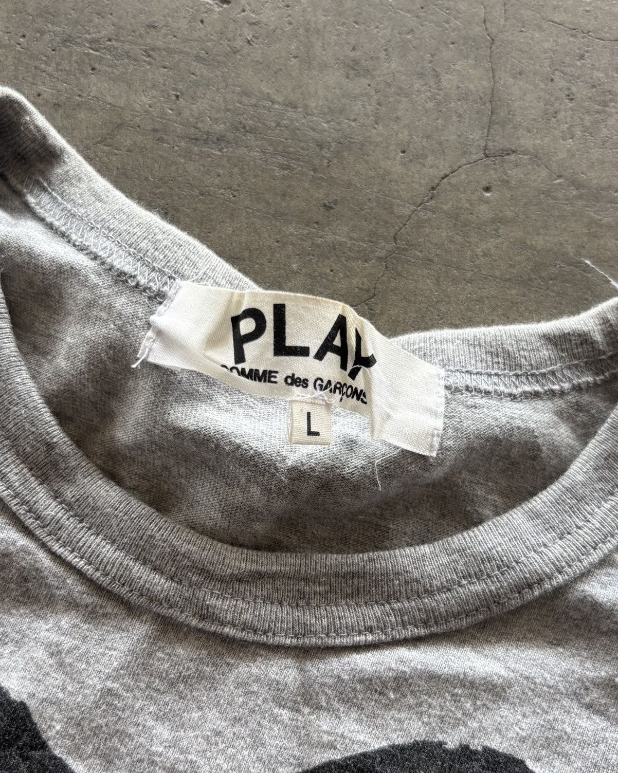 Comme des Garcons PLAY Comme Des Garcons Grey Tee Size US S / EU 44-46 / 1 - 3 Thumbnail