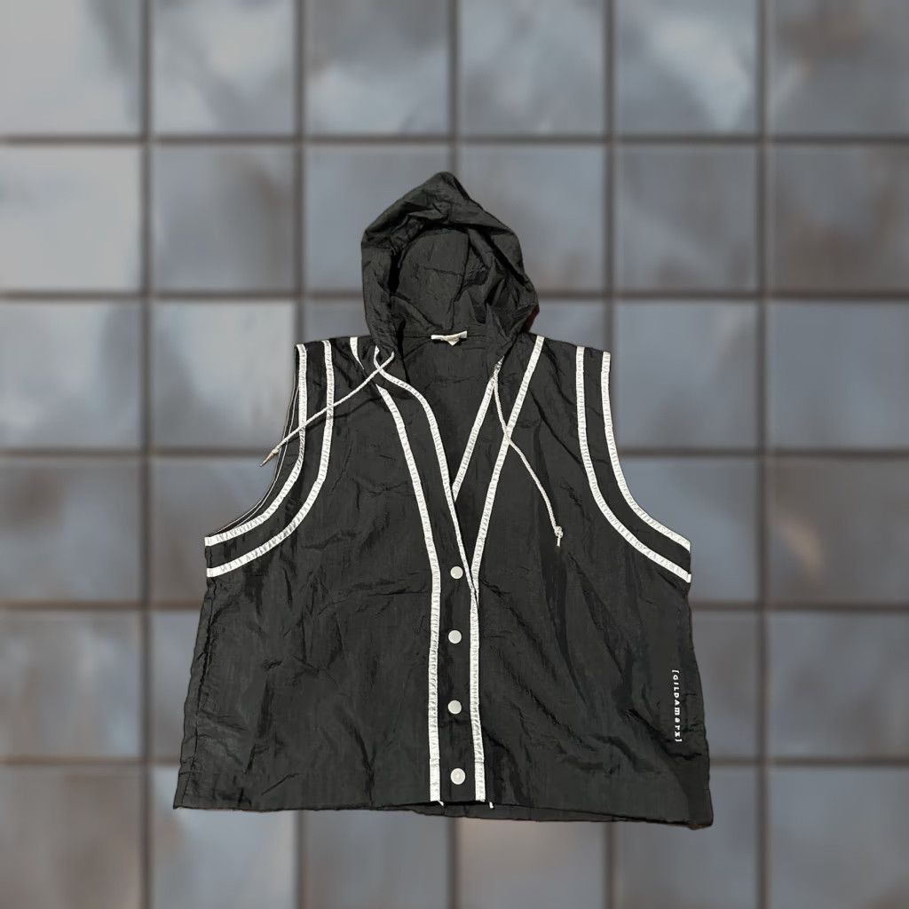Vintage VINTAGE Gilda Marx Vest Women L Black Nylon Windbreaker USA USA Pattern Solid Sleeveless Button Drawstring Size L / US 10 / IT 46 - 1 Thumbnail