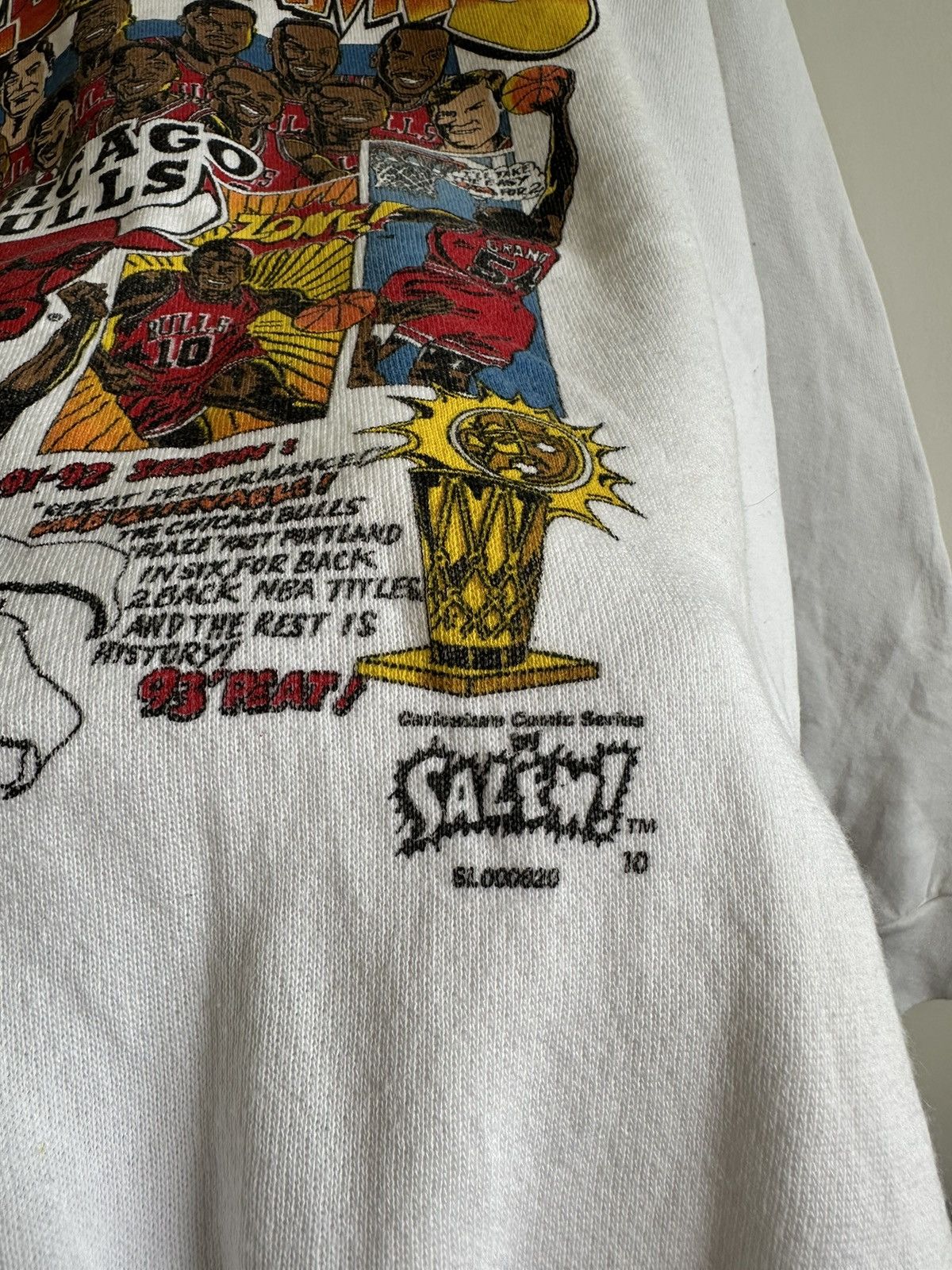 NBA Vintage 90’s NBA Chicago Bulls Comics Sweatshirt USA RAPTEES Size US L / EU 52-54 / 3 - 3 Thumbnail