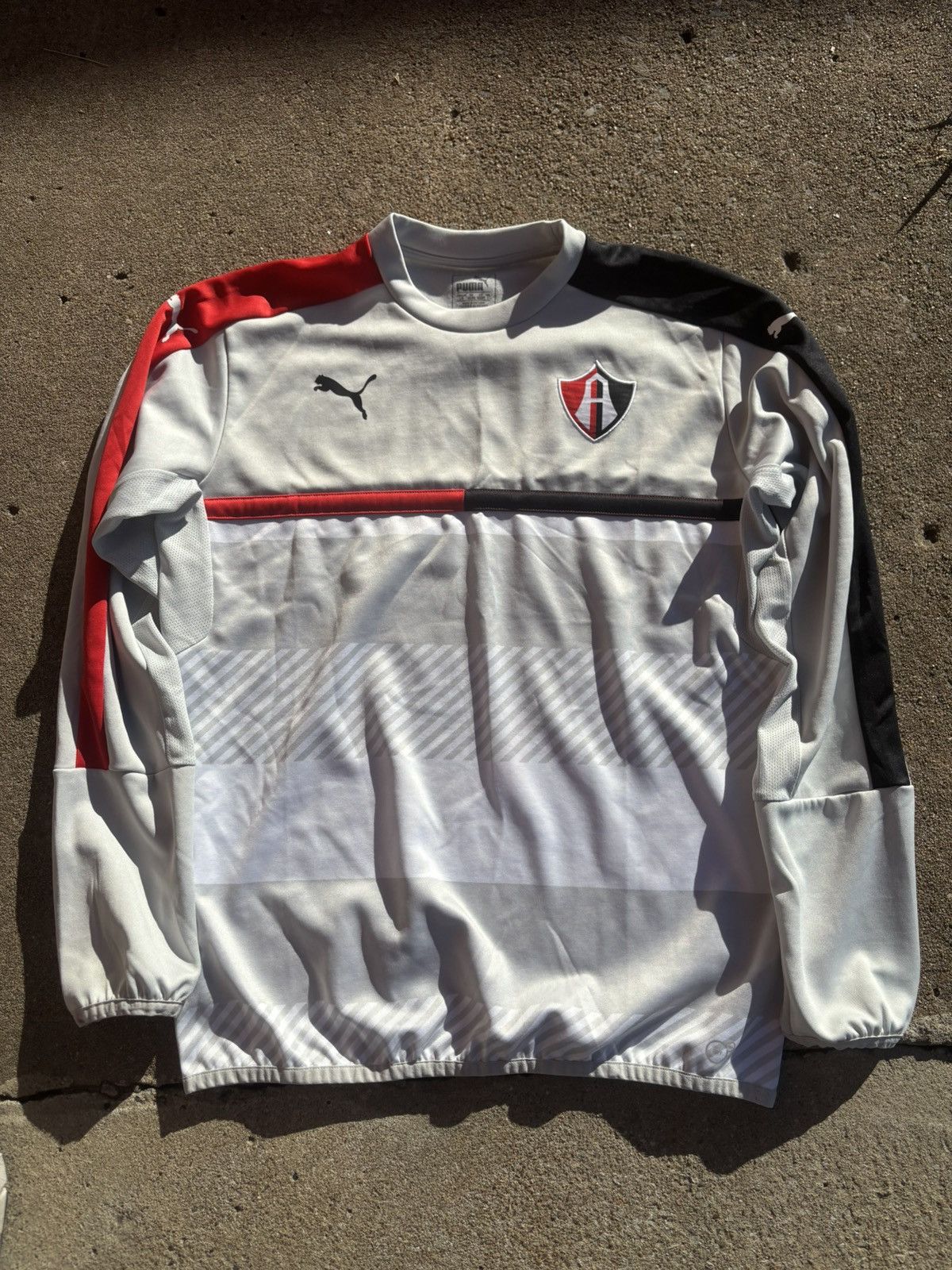 Puma Vintage atlas soccer sweatshirt red and black long sleeve Size US L / EU 52-54 / 3 - 1 Thumbnail