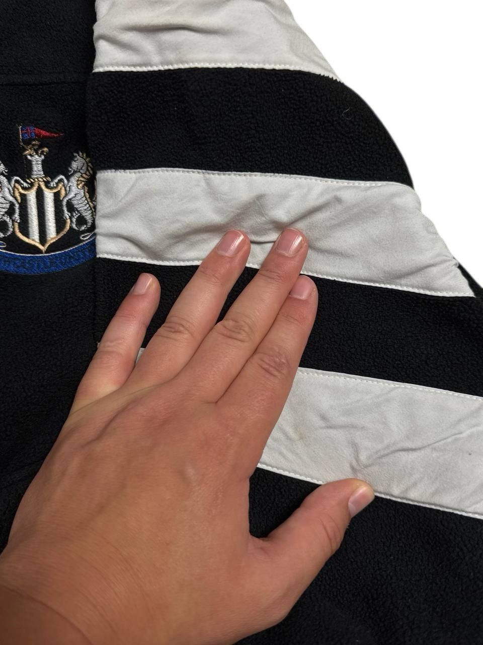 Adidas Vintage Adidas Newcastle United Football Sweatshirt Fleece Size US L / EU 52-54 / 3 - 9 Thumbnail