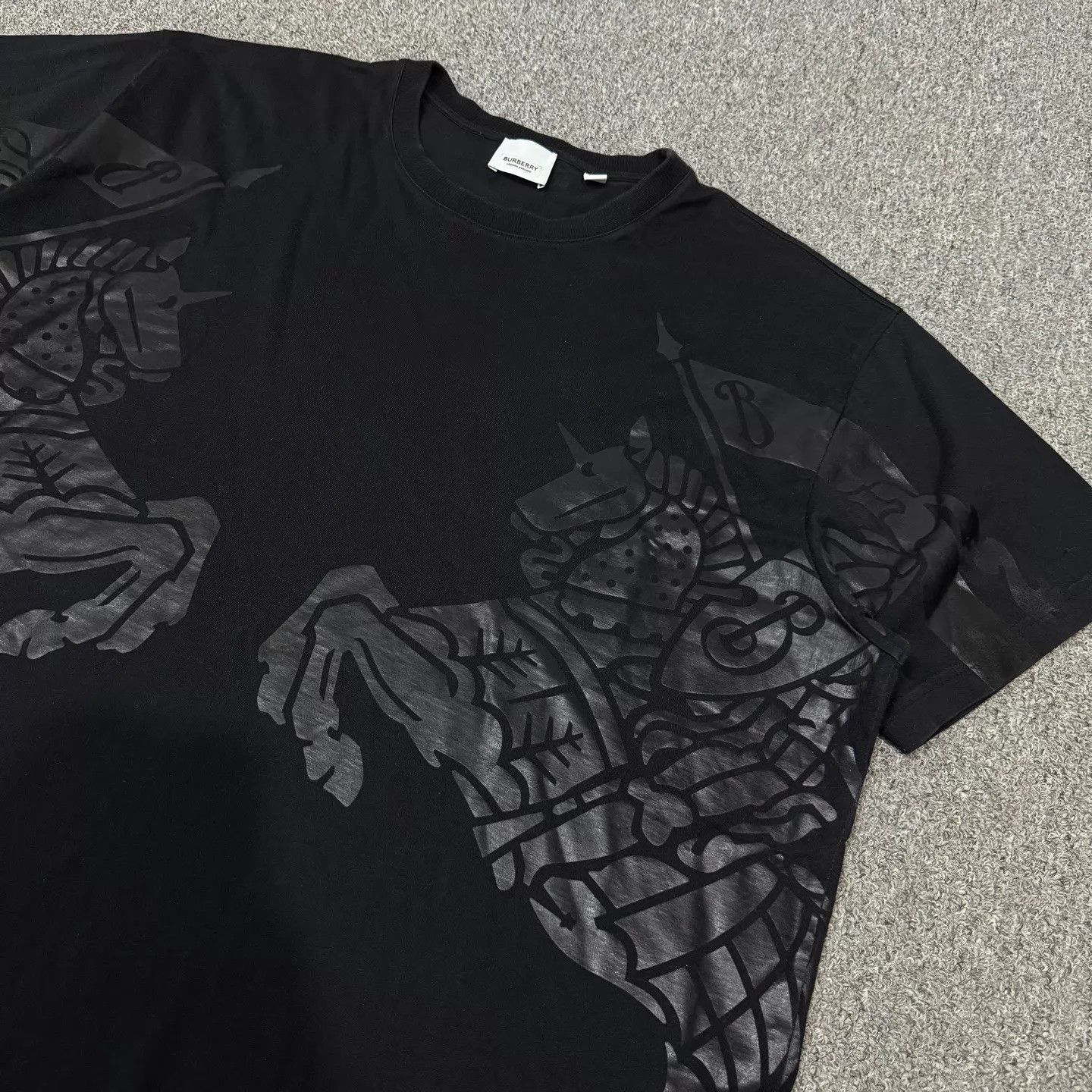 Burberry Burberry Black Horseferry Short Sleeve L 99New Size US L / EU 52-54 / 3 - 3 Thumbnail