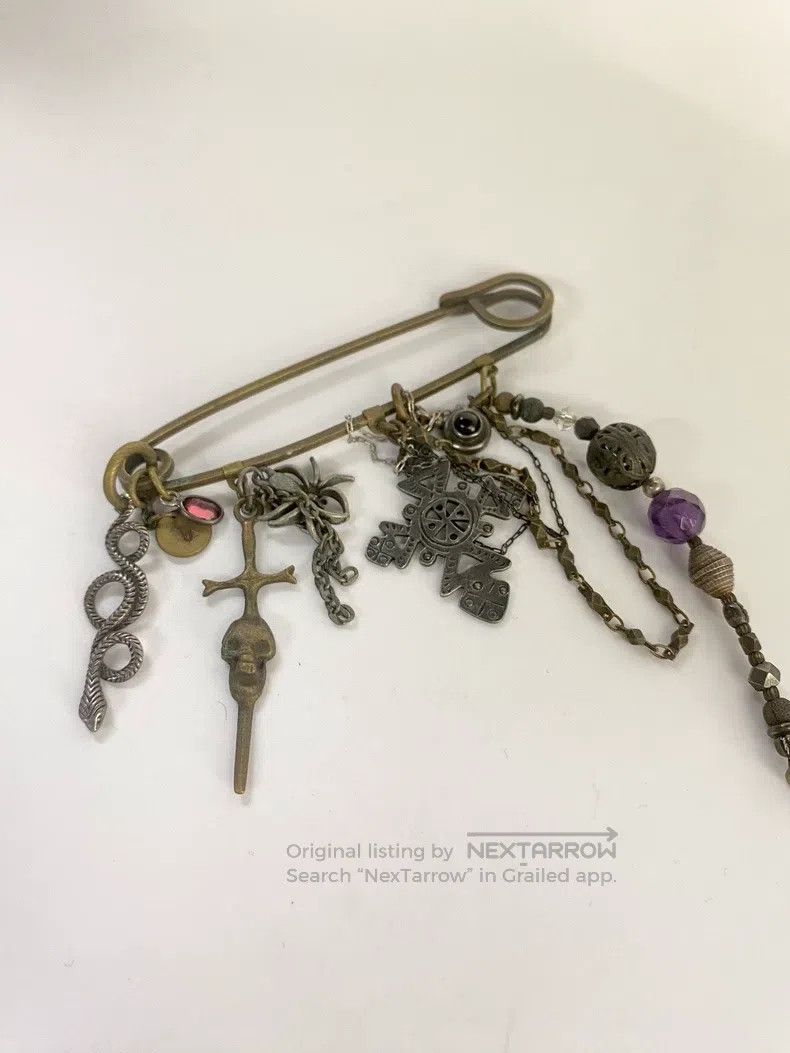 Japanese Brand Japanese Brand GundaPin Brooch Size ONE SIZE - 2 Thumbnail