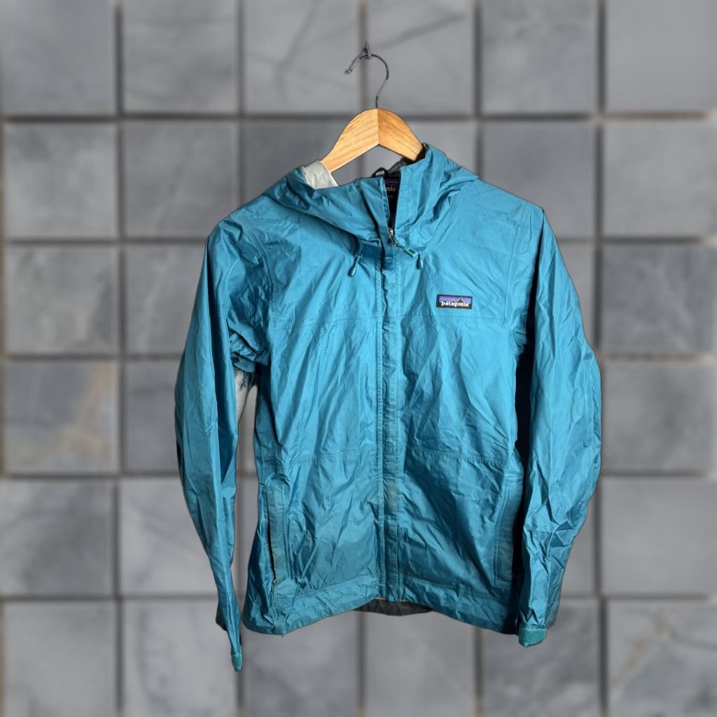 Patagonia Patagonia Jacket Womens XS Blue Hooded Lightweight Windbreaker Full Zip Nylon Jacket Size XS / US 0-2 / IT 36-38 - 1 Thumbnail