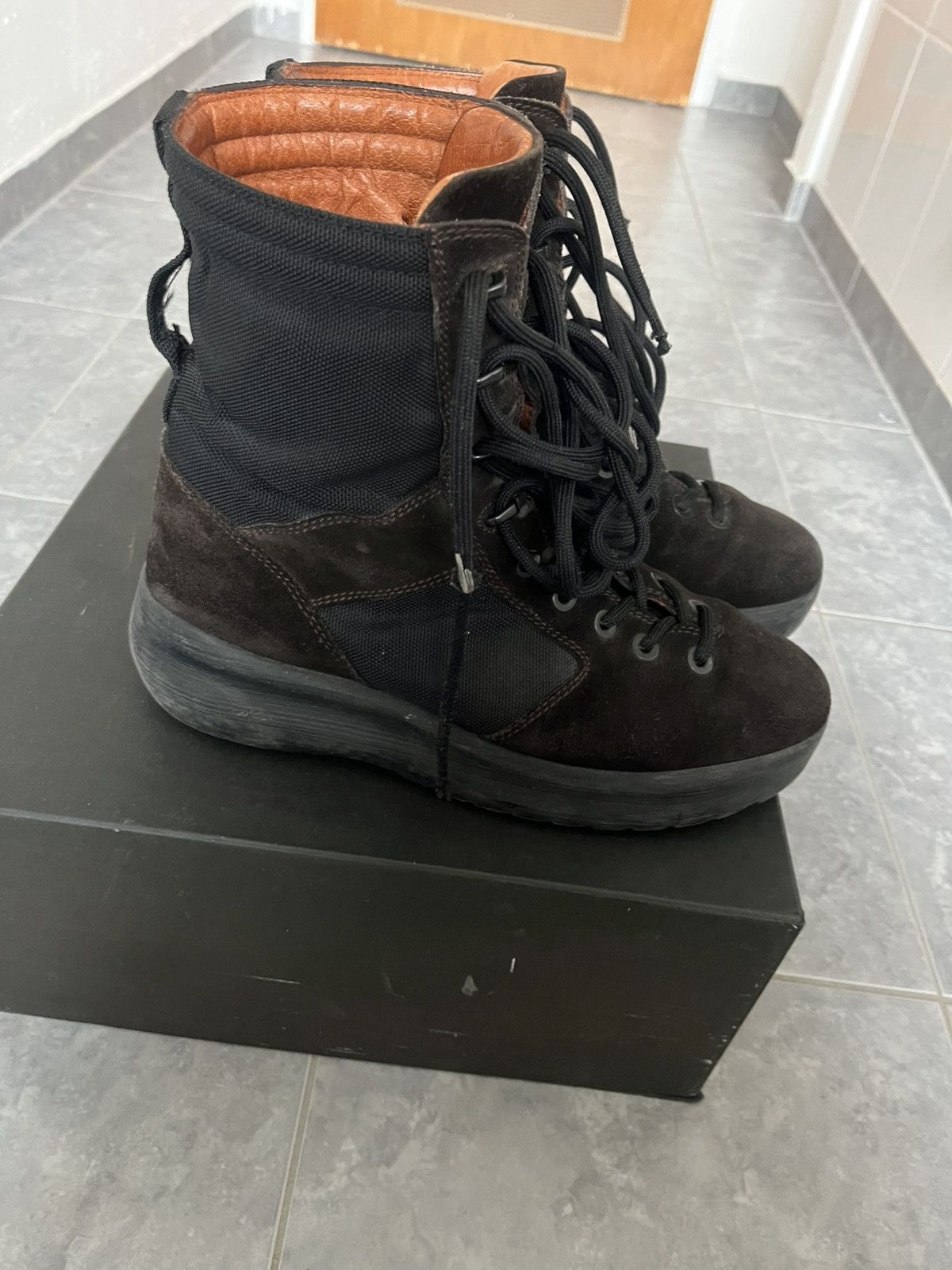 Yeezy yeezy season 3 military boot onyx shade oil Size US 10 / EU 43 - 5 Thumbnail