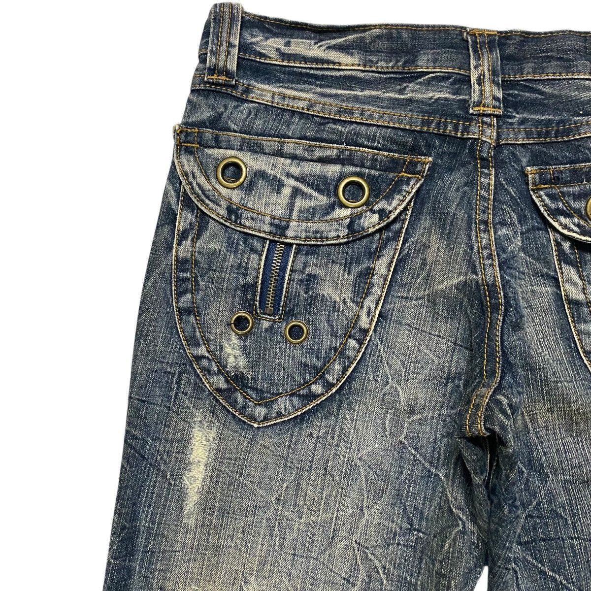 semanticdesign Semantic Design Distressed Denim Flare Jeans Size US 31 - 12 Thumbnail