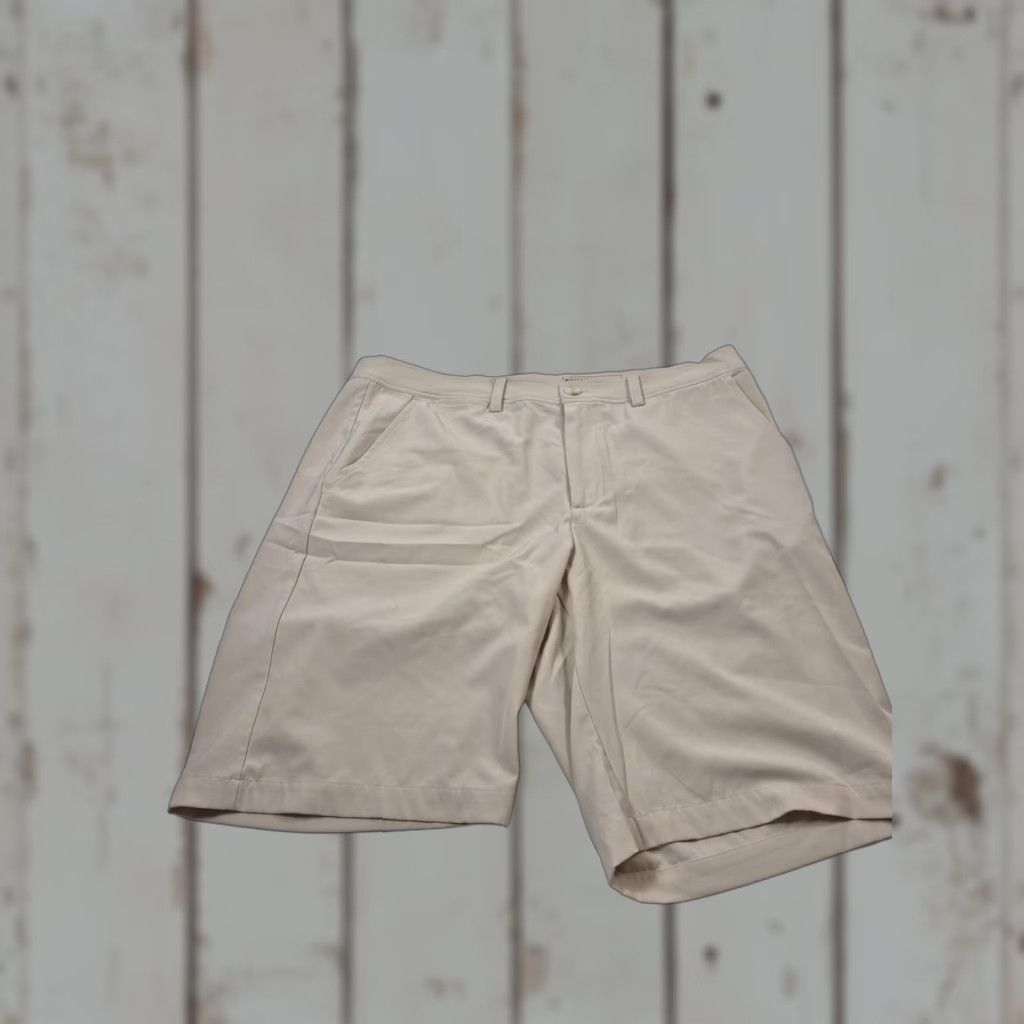 Mizzen+Main Mizzen+Main Harbour Shorts Mens 34 Beige Chino 10" Inseam Regular Waist 34 Casual Pockets MM Logo Menswear Size US 34 / EU 50 - 1 Thumbnail