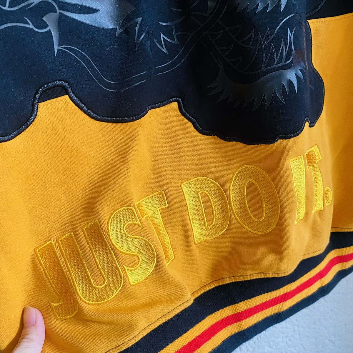 Nike NIKE NSW CREW SHANGHAI Size US XL / EU 56 / 4 - 5 Thumbnail