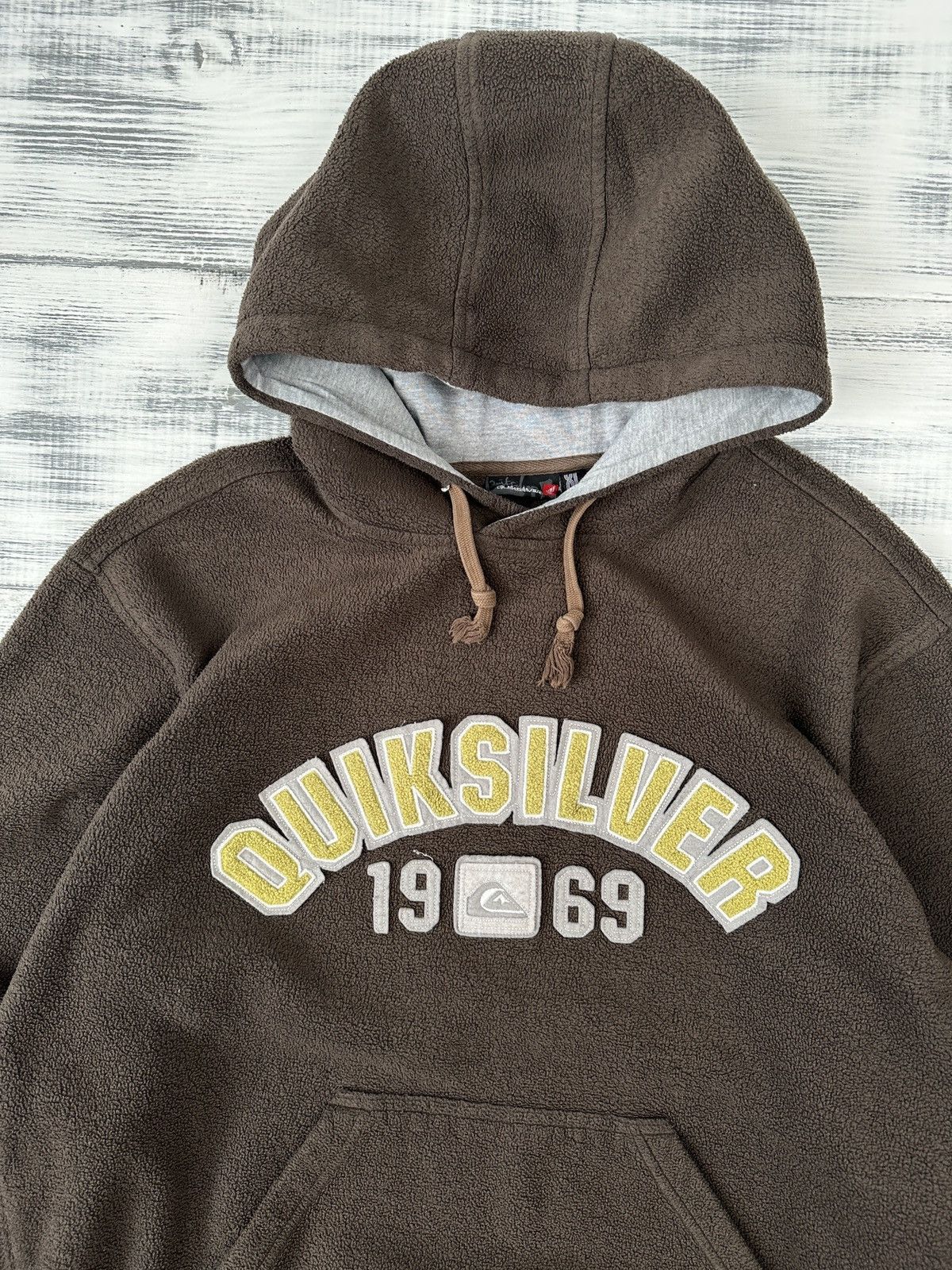 Quiksilver QUIKSILVER Vintage Y2K Brown Fleece Hoodie Big Logo Size XL Size US XL / EU 56 / 4 - 3 Thumbnail