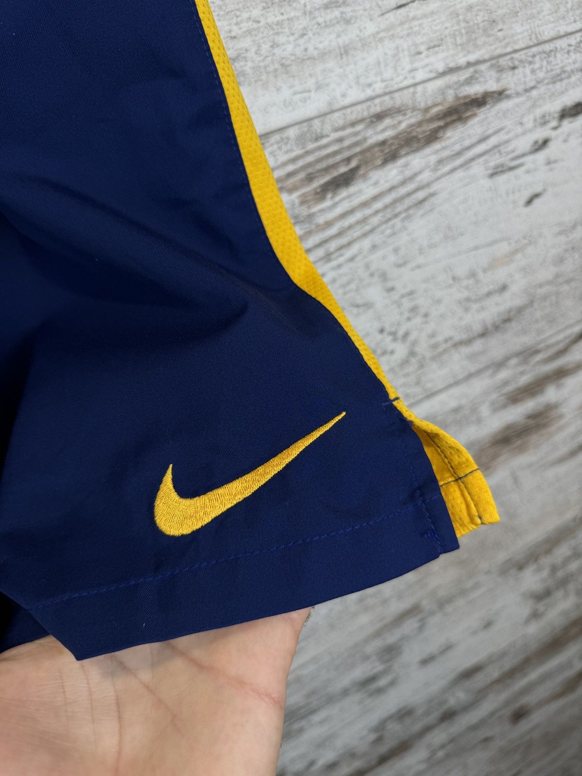 Nike × Vintage Mens Vintage Nike FC Barcelona Soccer shorts football Size US 32 / EU 48 - 4 Thumbnail