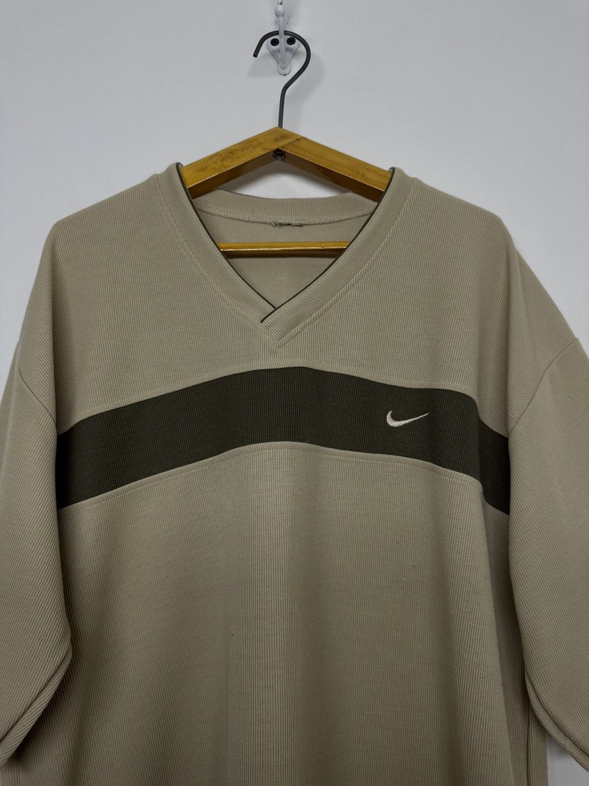 Nike Vintage Y2k Nike Swoosh Logo T-Shirt Size US L / EU 52-54 / 3 - 2 Thumbnail