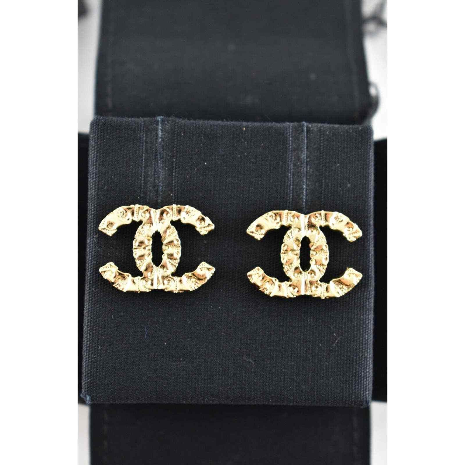 Chanel Chanel Gold Interlocking Hammered Drop Statement Earrings Size ONE SIZE - 3 Thumbnail