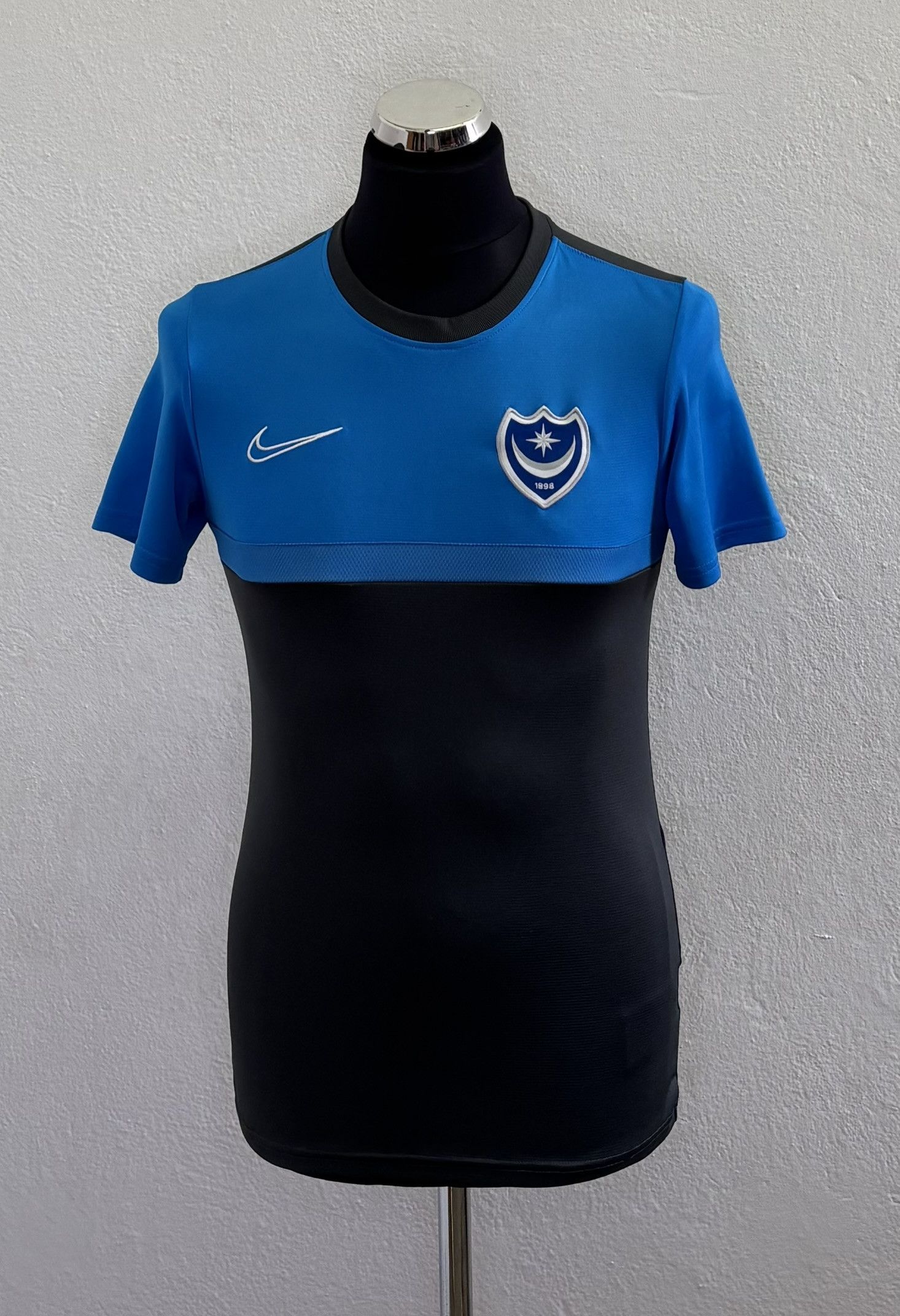 Nike Portsmouth FC Nike Football Jersey Size S Size US S / EU 44-46 / 1 - 1 Thumbnail