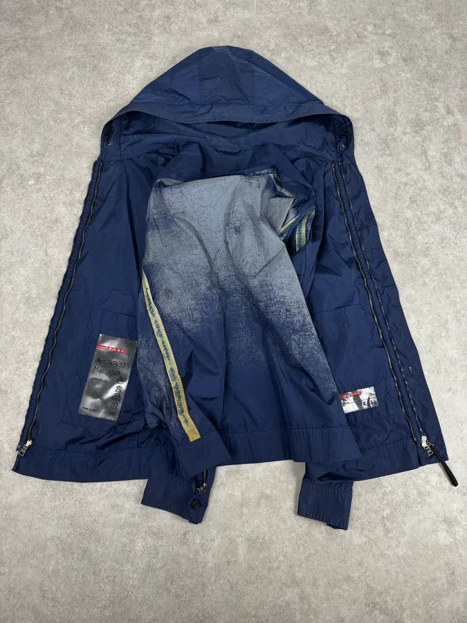 Prada 2000s Prada Luna Rossa Navy Windbreaker Jacket Size US M / EU 48-50 / 2 - 7 Thumbnail
