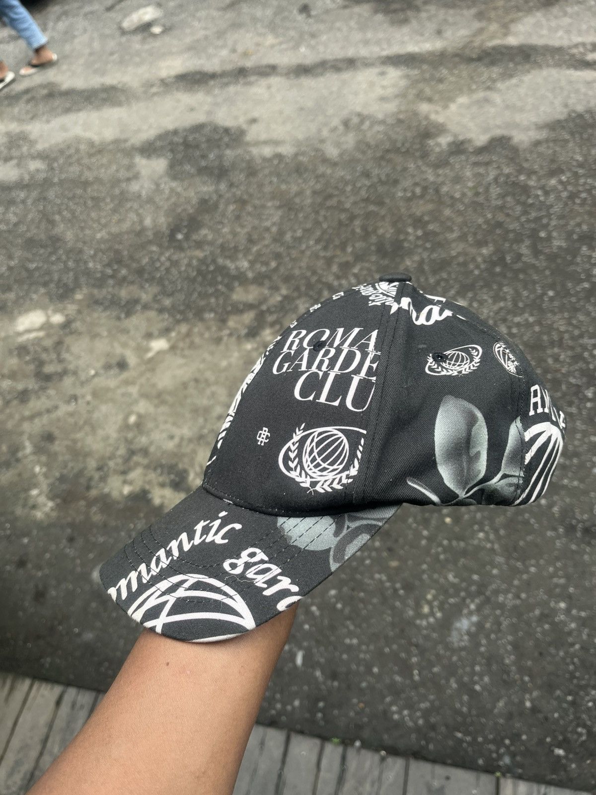 Japanese Brand Romantic Crown Streetwear Cap All Over Typography Print Size ONE SIZE - 3 Thumbnail