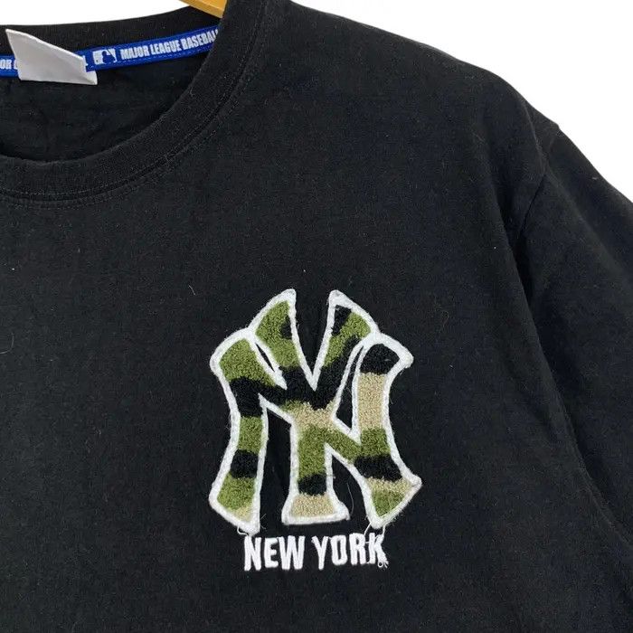 MLB MLB NEW YORK YANKEES Camo Embossed Logo Tee Shirt Size L / US 10 / IT 46 - 3 Thumbnail