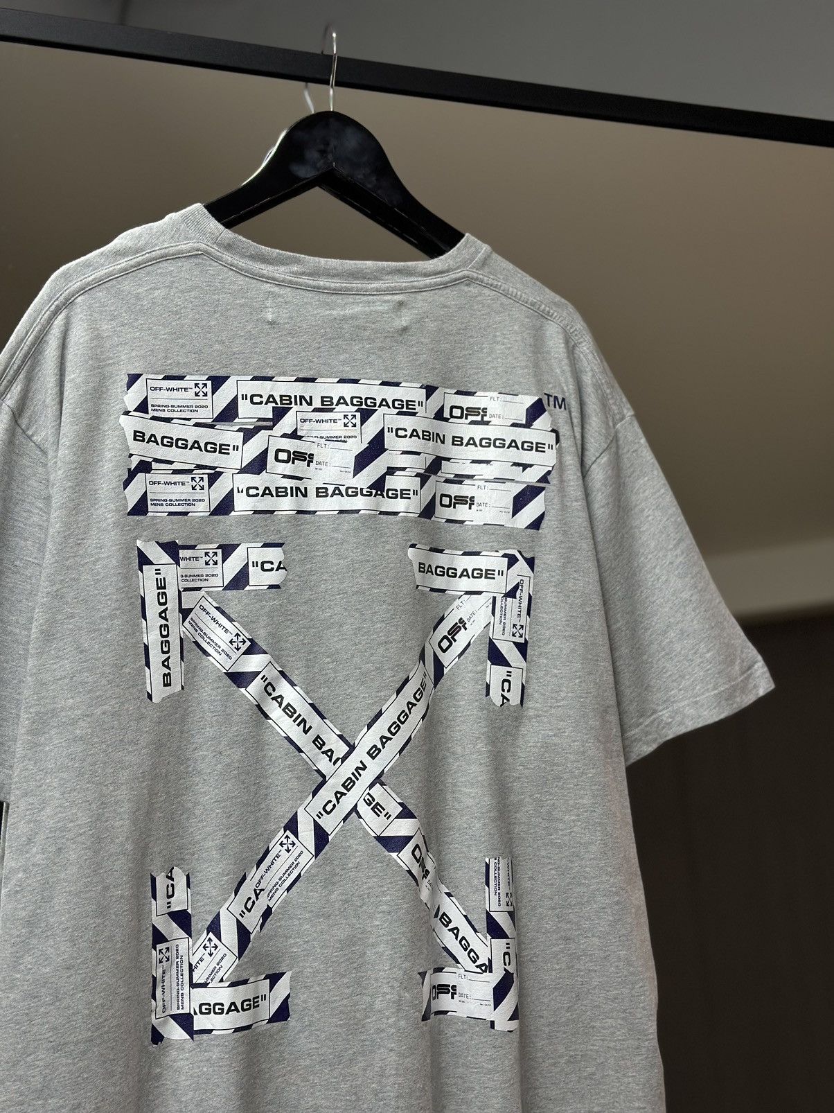 Off-White Vintage Off-White Cabin Baggage Arrows Tee Y2k Size US L / EU 52-54 / 3 - 7 Thumbnail