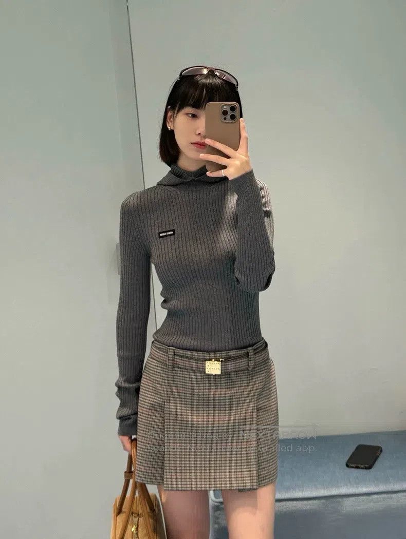 Other Miu Miu 40 Grey letter map hooded sweater in autumn and win Size M / US 6-8 / IT 42-44 - 1 Thumbnail