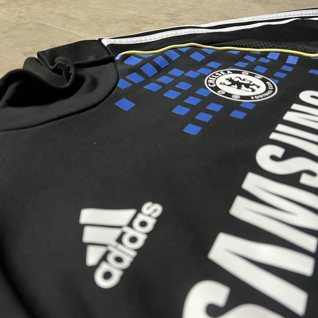Adidas × Chelsea Soccer Vintage 2009/10 Chelsea F.C. Goalie Adidas Soccer Jersey Size US L / EU 52-54 / 3 - 6 Thumbnail