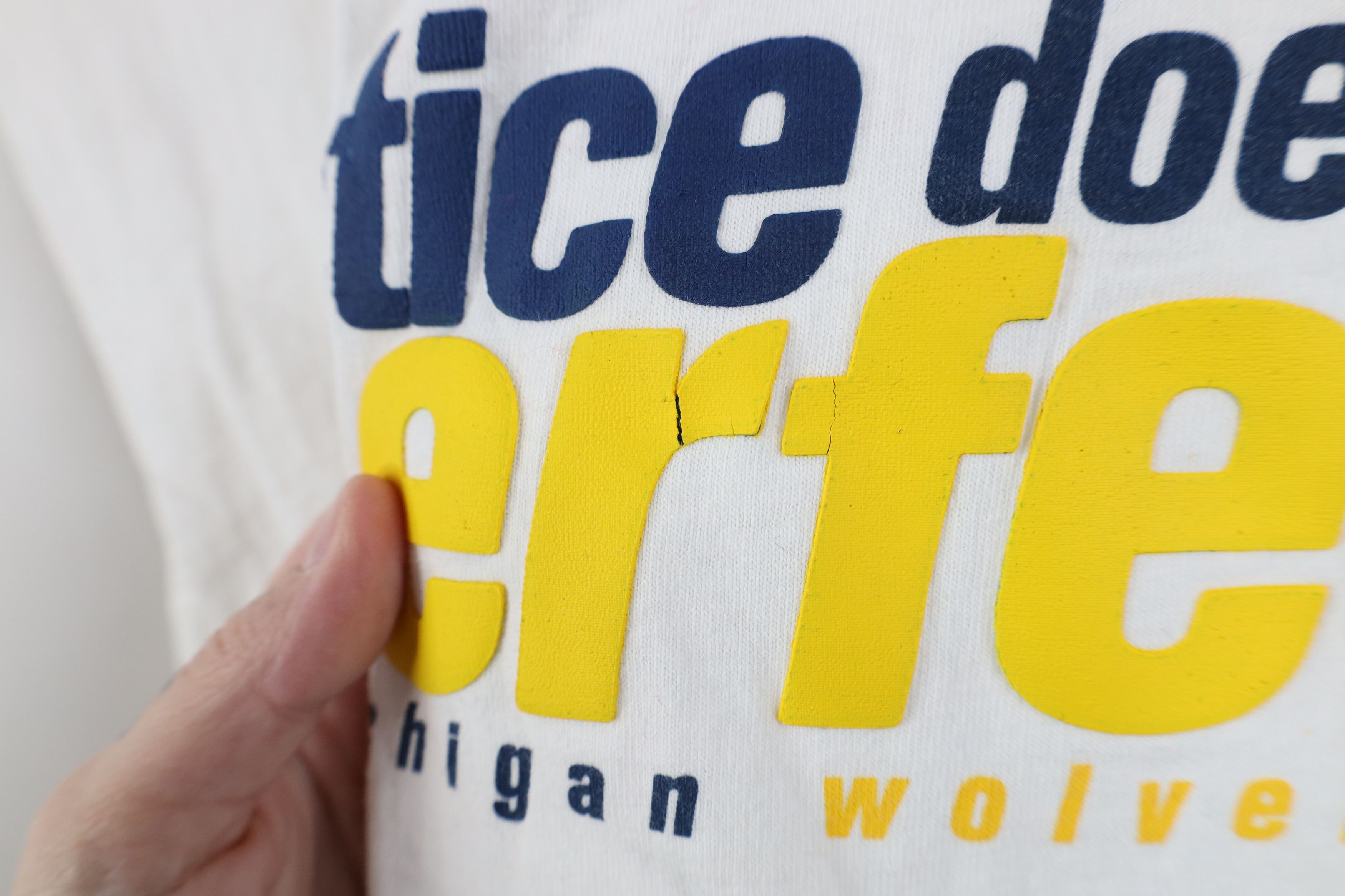 Nike Vintage Nike Swoosh University of Michigan Muscle T-Shirt Size US XL / EU 56 / 4 - 11 Thumbnail