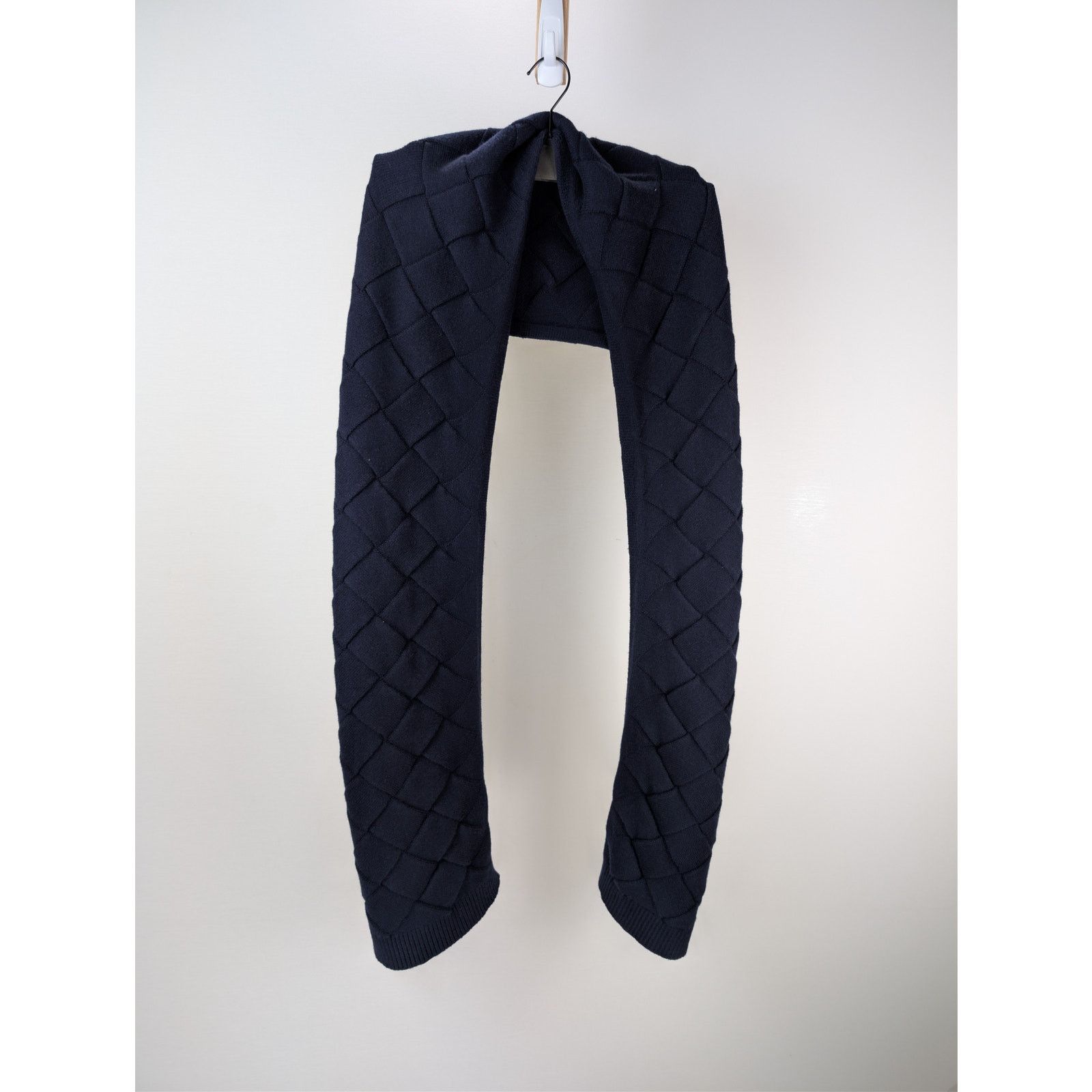 Bottega Veneta o1rshd1 Size: OS / MW Wool Interccio 3D Scarf in Navy Size ONE SIZE - 1 Thumbnail