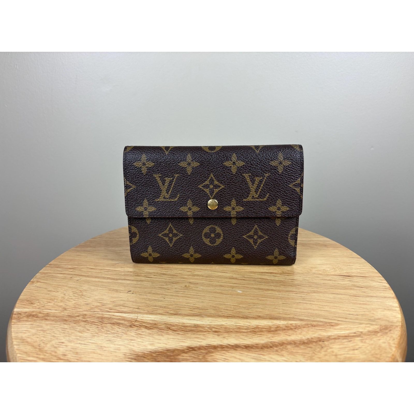 Louis Vuitton Authentic Louis Vuitton Monogram Porte Tresor Trifold Wallet Size ONE SIZE - 1 Thumbnail