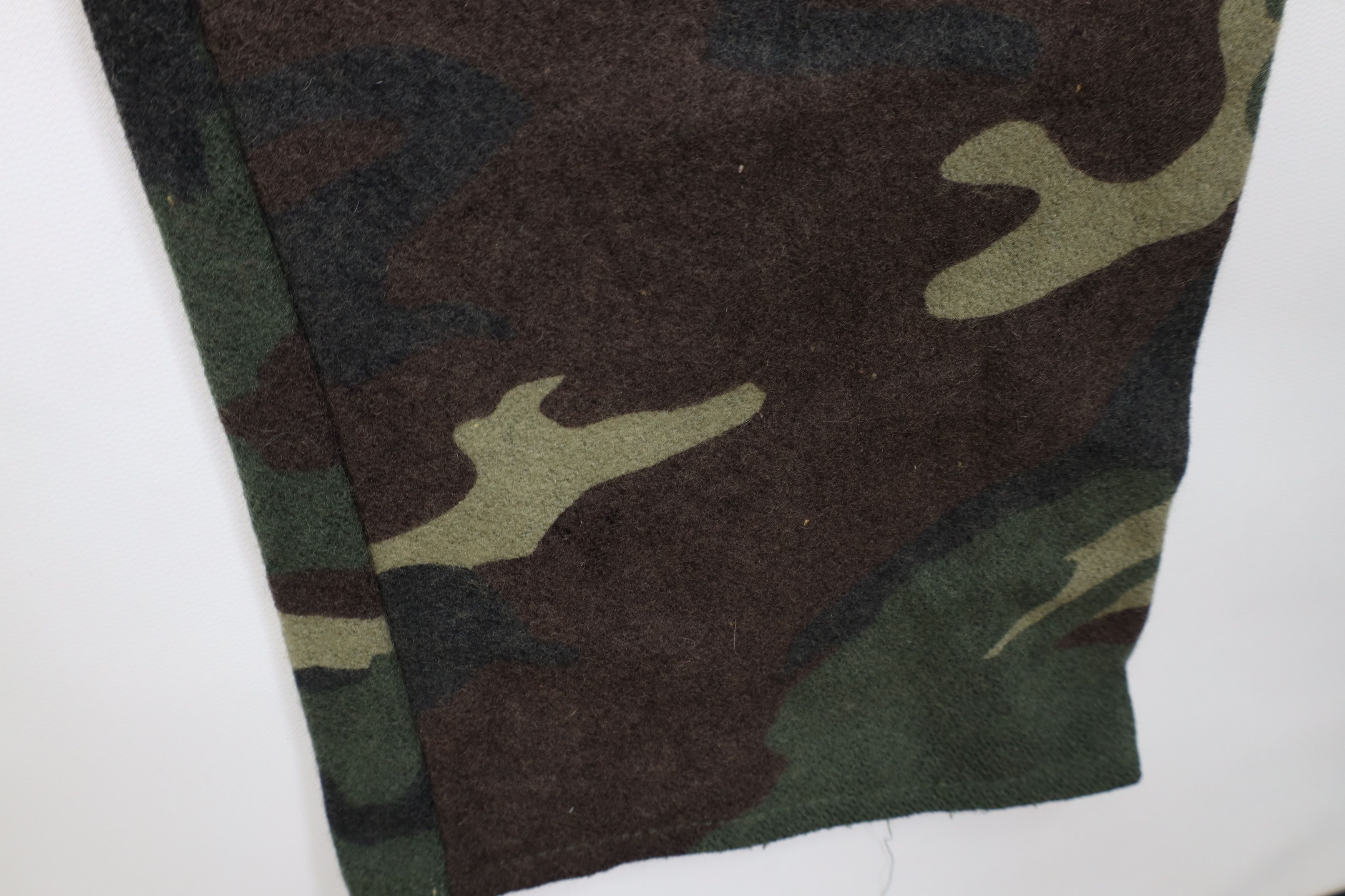 Vintage Vintage 90s Streetwear Heavy Wool Camouflage Wide Leg Pants Size US 30 / EU 46 - 13 Thumbnail