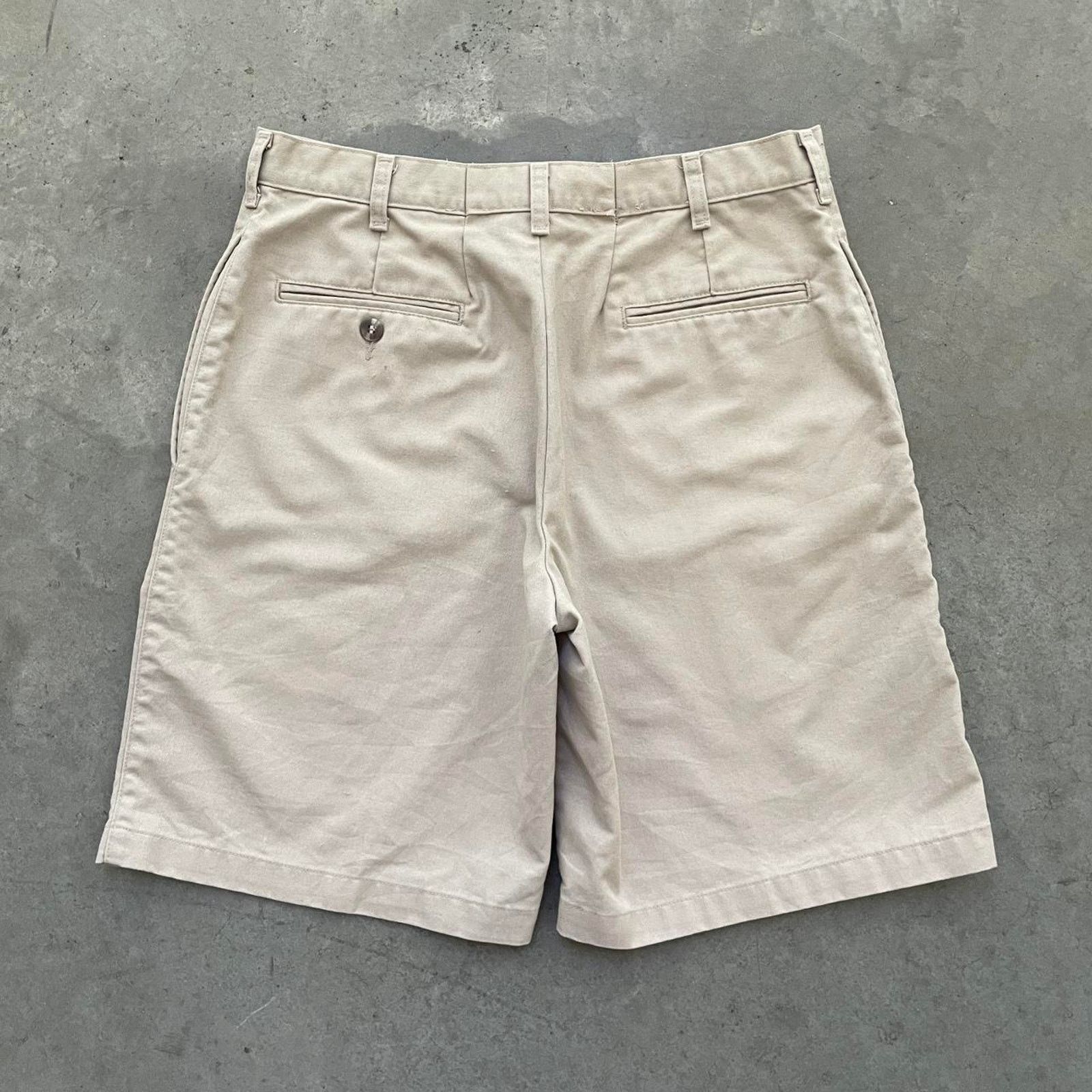 Vintage Vintage Khaki Flat Front Work Shorts Size US 32 / EU 48 - 2 Thumbnail