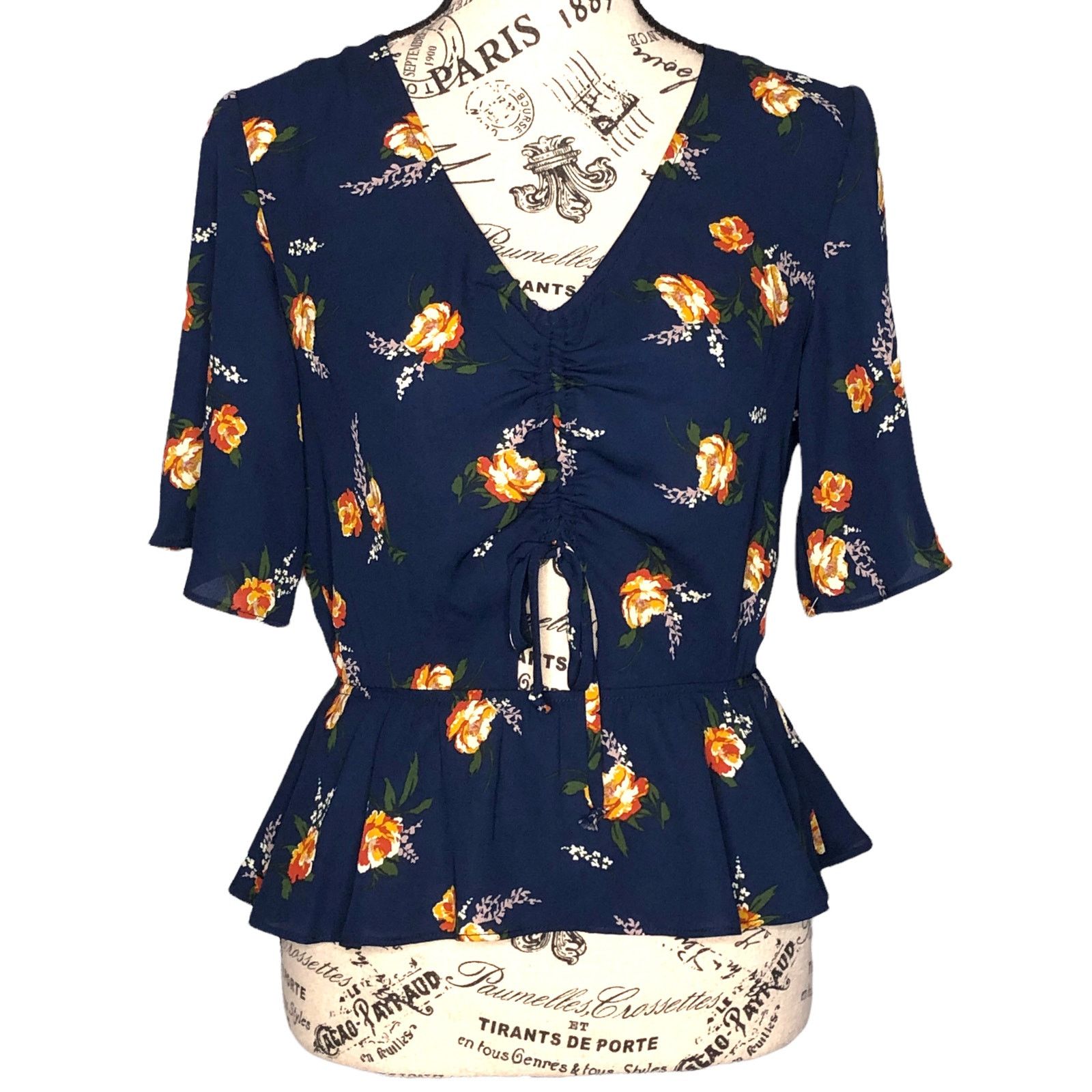Other Nine Britton Front Scrunch Tie Keyhole Stomach Flair Blouse Size S / US 4 / IT 40 - 1 Thumbnail