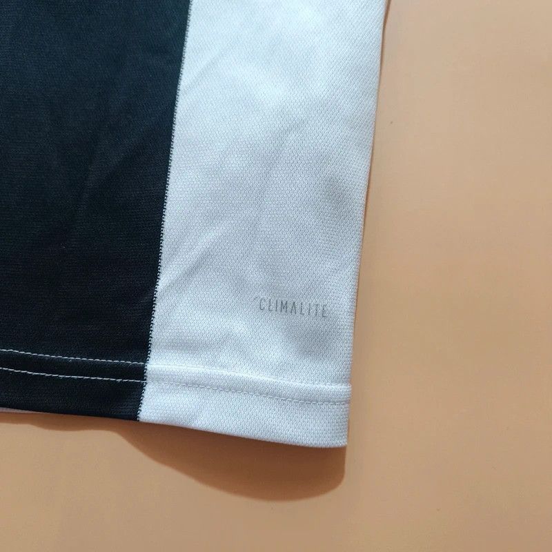 Adidas Juventus Ronaldo CR7 Jersey 2018-2019 Home Shirt Adidas L Size US L / EU 52-54 / 3 - 14 Thumbnail