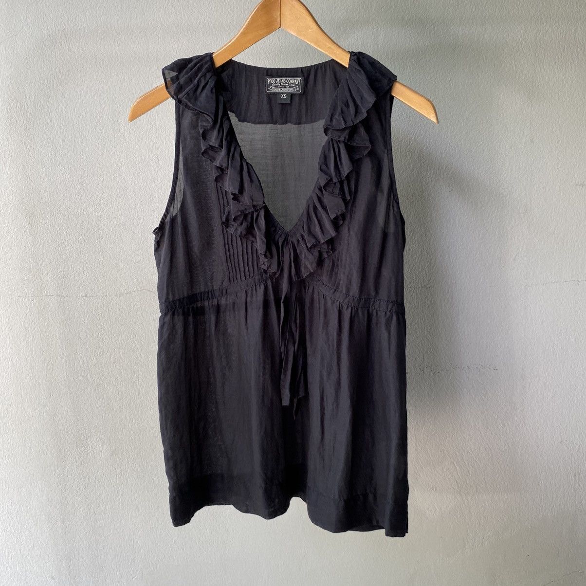 Polo Ralph Lauren Polo Black Sleeveless Ruffle V-Neck Blouse Size XS / US 0-2 / IT 36-38 - 1 Thumbnail