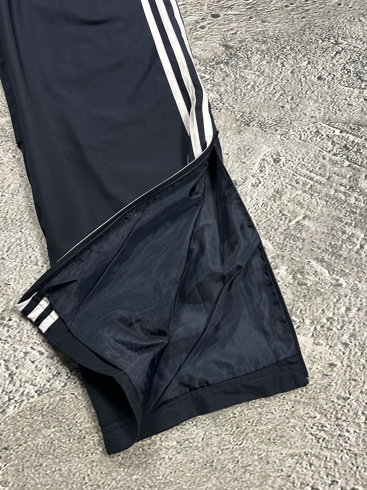 Adidas Real Madrid Adidas track suit white pants jacket Champions Size US L / EU 52-54 / 3 - 15 Thumbnail