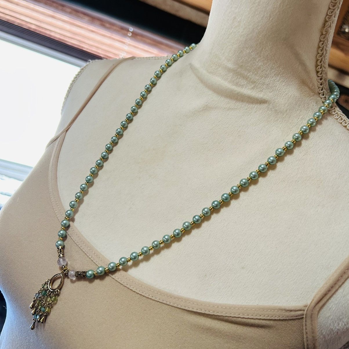 Handmade Handcrafted repurpose elegant mint green pearl necklace Size ONE SIZE - 3 Thumbnail
