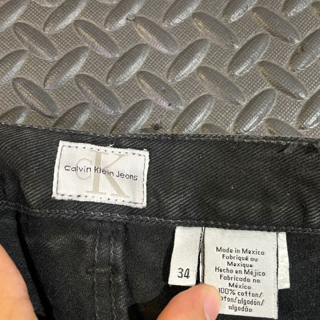Vintage VINTAGE Calvin Klein Jeans Denim Jeans Black Faded Relax Loose Men Size 34X30 Straight 34 31in Inseam Mens Size US 34 / EU 50 - 3 Thumbnail