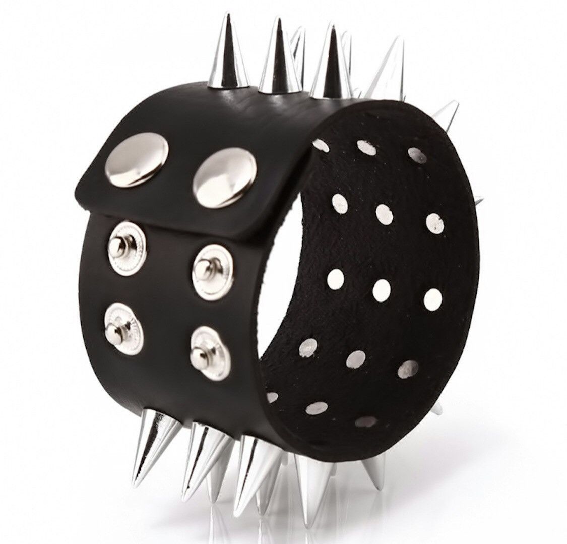 Japanese Brand Spikes Rivet Stud Bracelet Size ONE SIZE - 2 Thumbnail