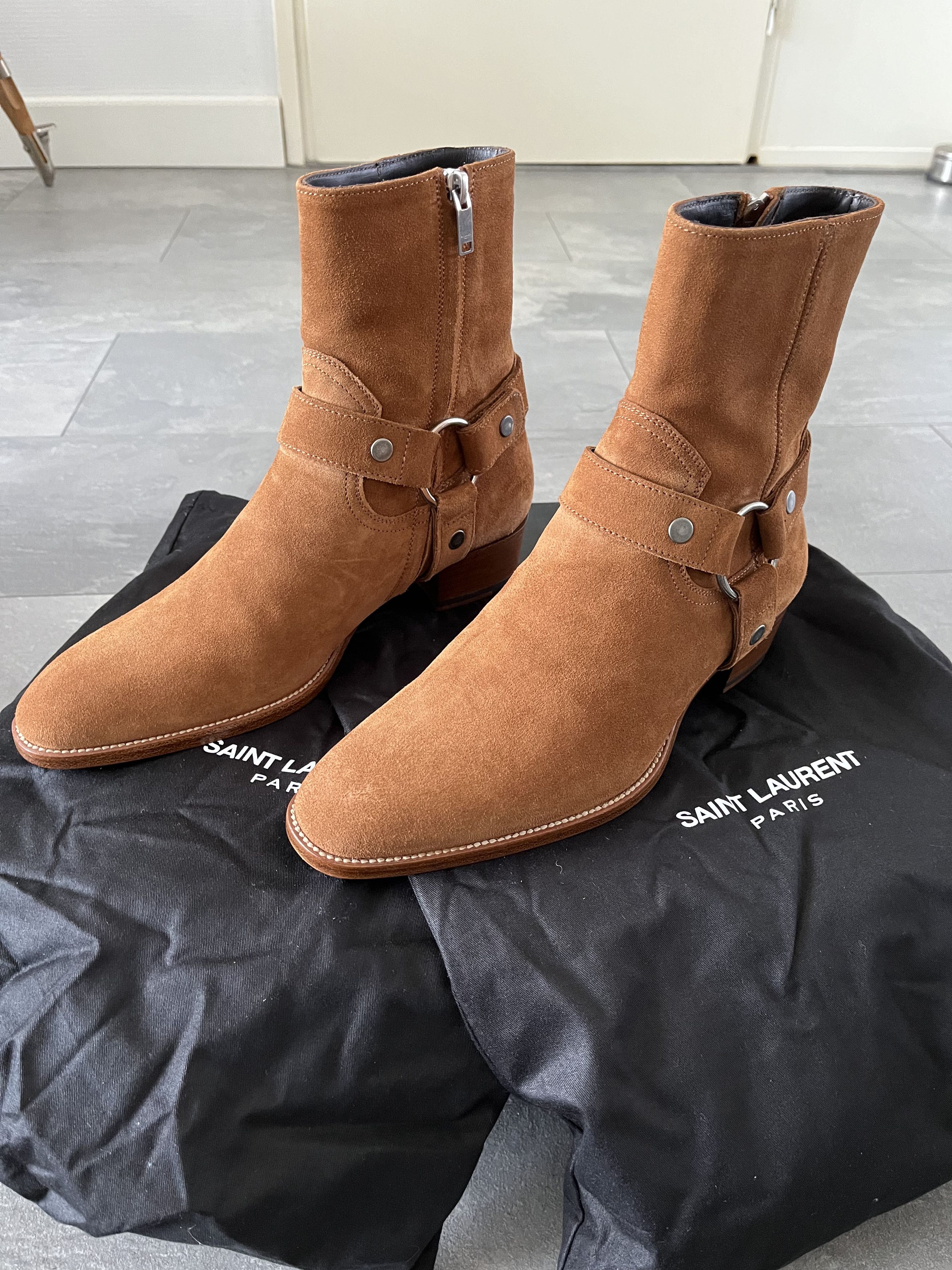image of Saint Laurent Paris Saint Laurent Wyatt Boots in Fox, Men's (Size 7)