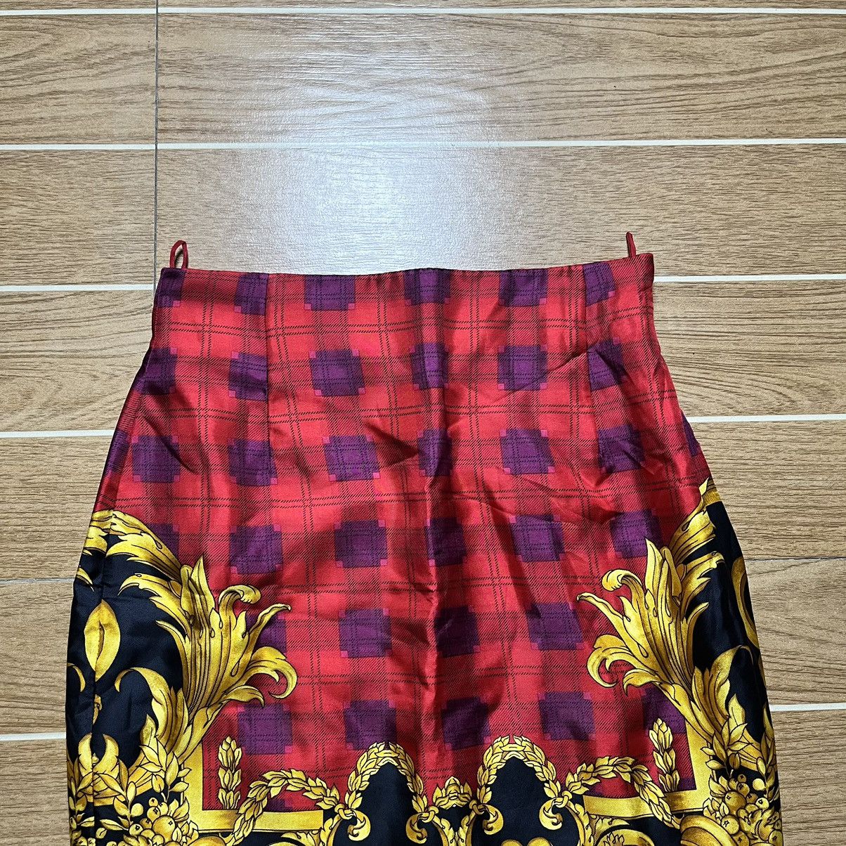 Versace Vintage Circa 1991 Atelier Versace Baroque Skirt Size 27" / US 4 / IT 40 - 8 Thumbnail