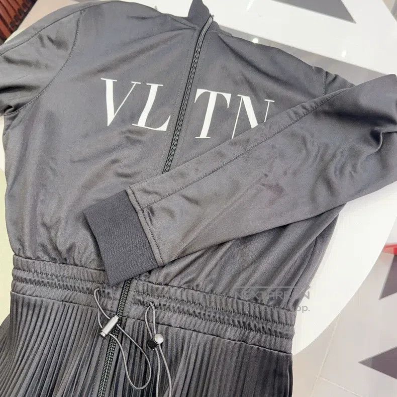 Valentino Valentino A black dress with a large logo print Size M / US 6-8 / IT 42-44 - 5 Thumbnail