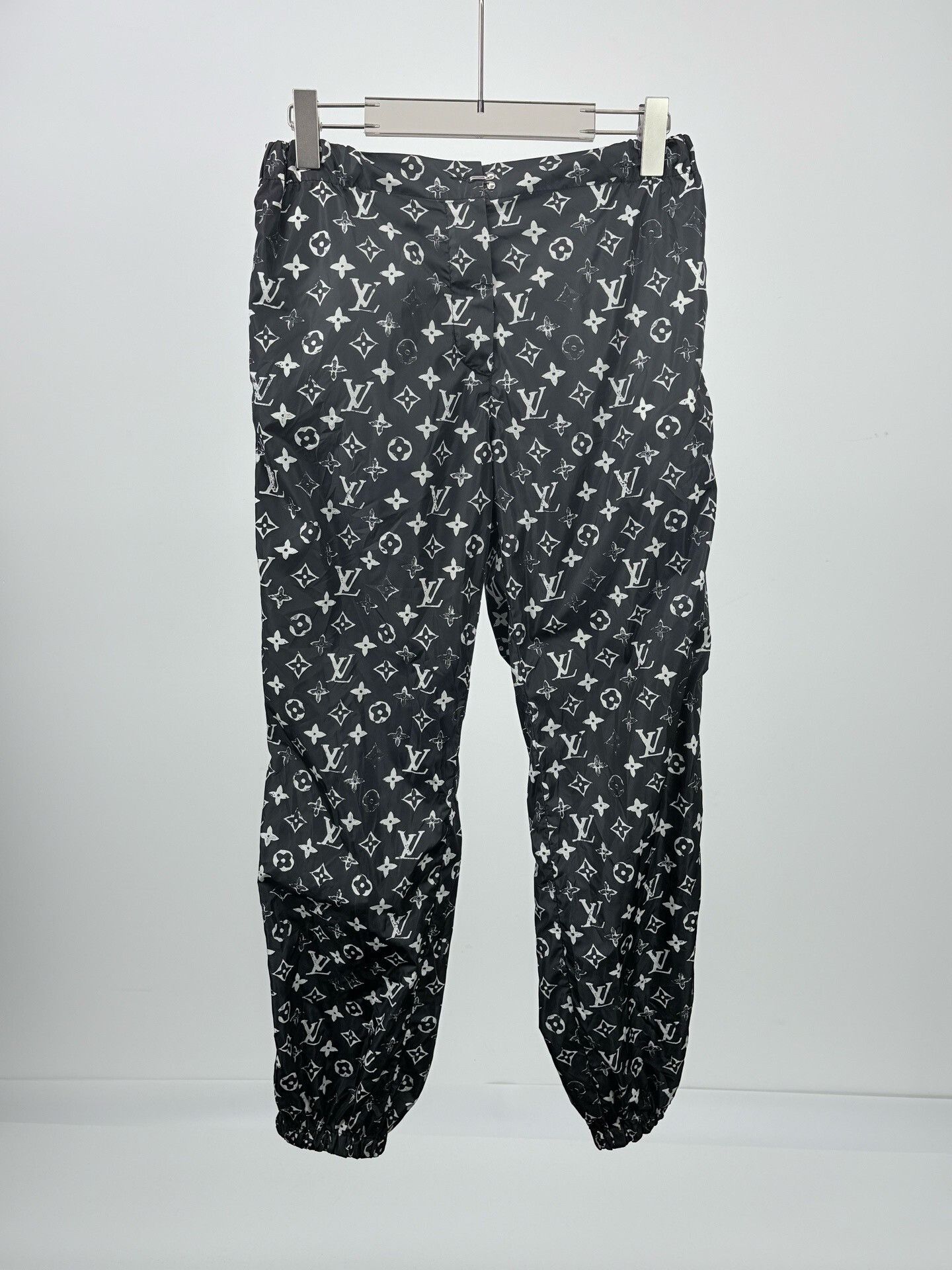 Louis Vuitton Louis Vuitton LV Monogram Logo Pants Size US 28 / EU 44 - 1 Thumbnail
