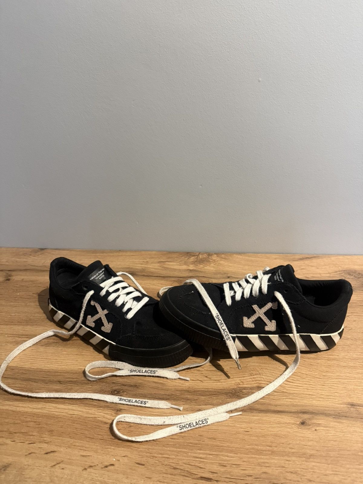 Off white vulc low top skate