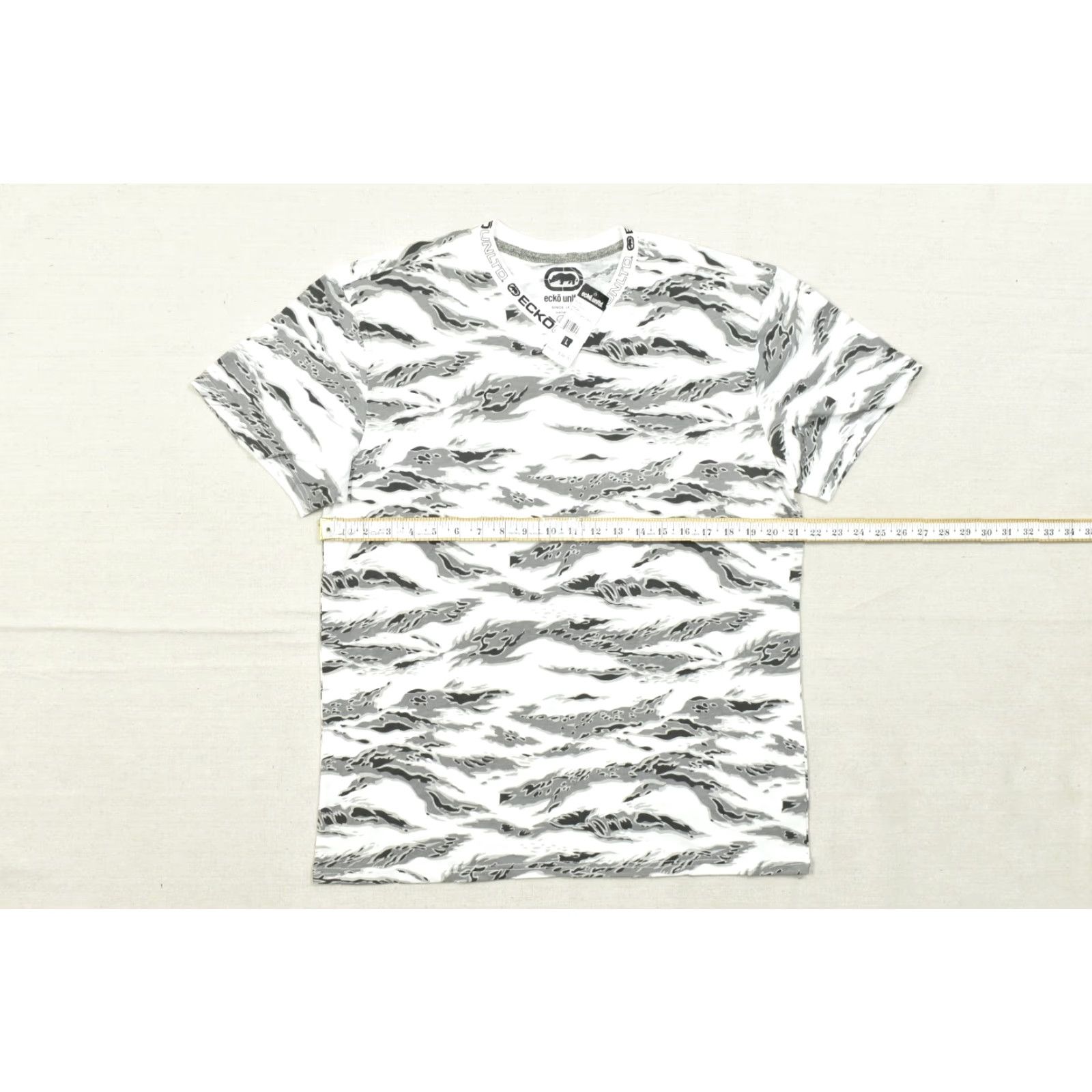 Ecko Unltd. Ecko Unltd Men's Large White Tiger Camo V-Neck T-Shirt NWT MSRP 8 Size US L / EU 52-54 / 3 - 3 Thumbnail
