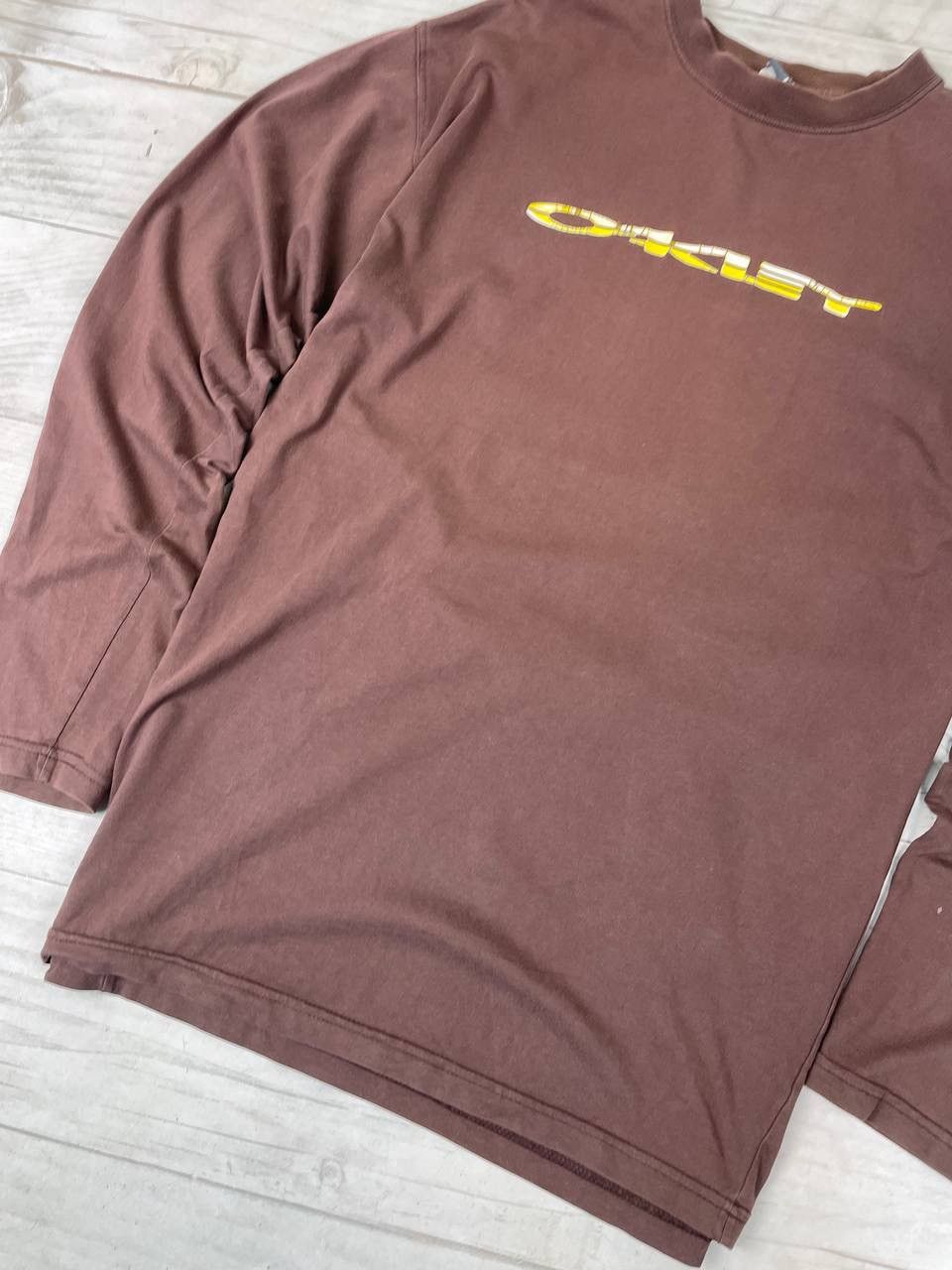 Oakley Vintage Oakley Big Logo Long Sleeve T Shirt 90s USA Size US L / EU 52-54 / 3 - 3 Thumbnail
