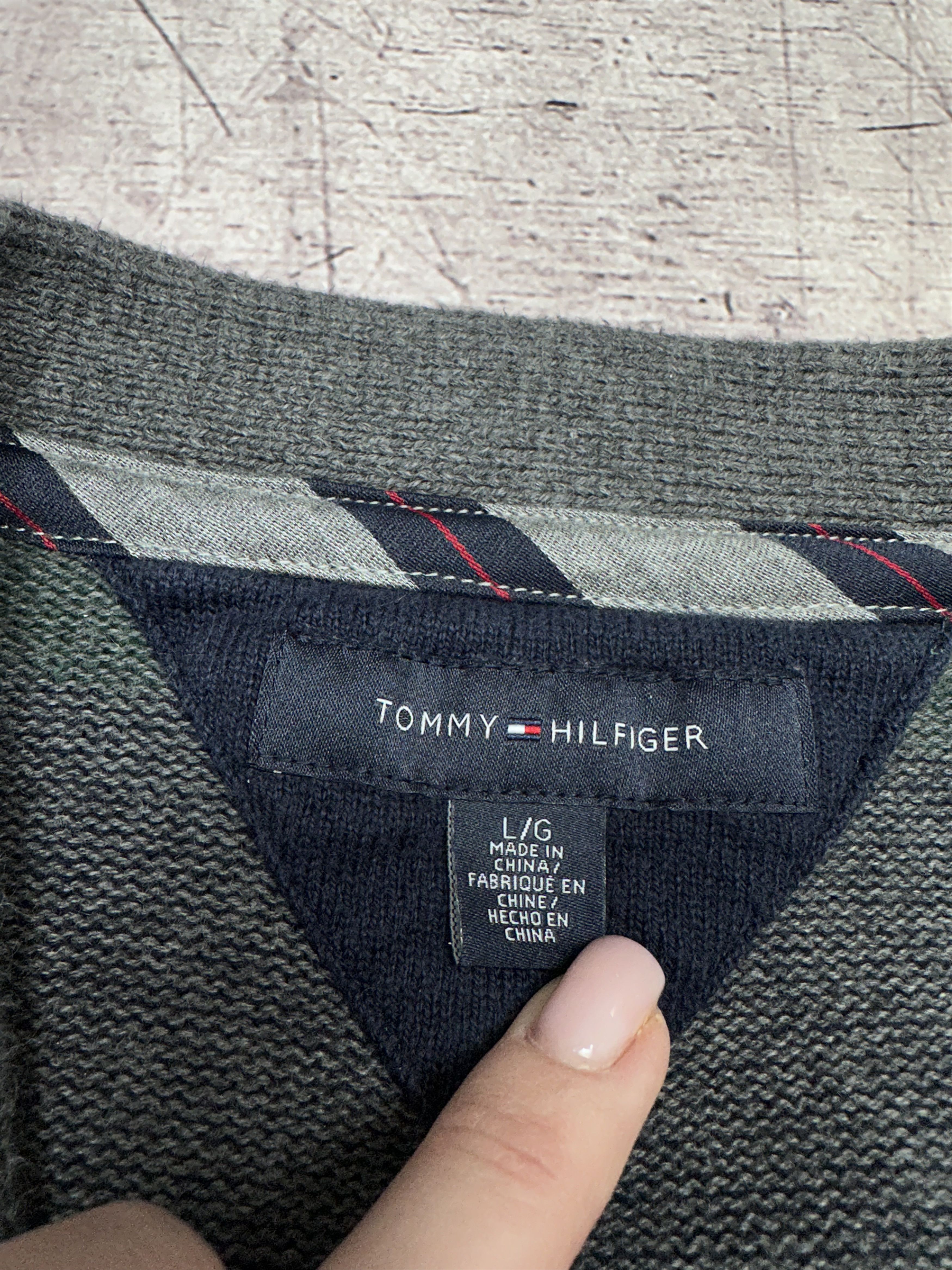 Tommy Hilfiger Tommy Hilfiger Vintage Mens Cardigan Sweater Size US L / EU 52-54 / 3 - 4 Thumbnail